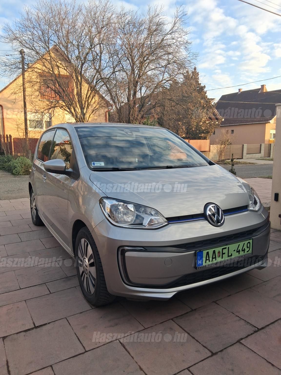 VOLKSWAGEN UP 2018/8 - 1