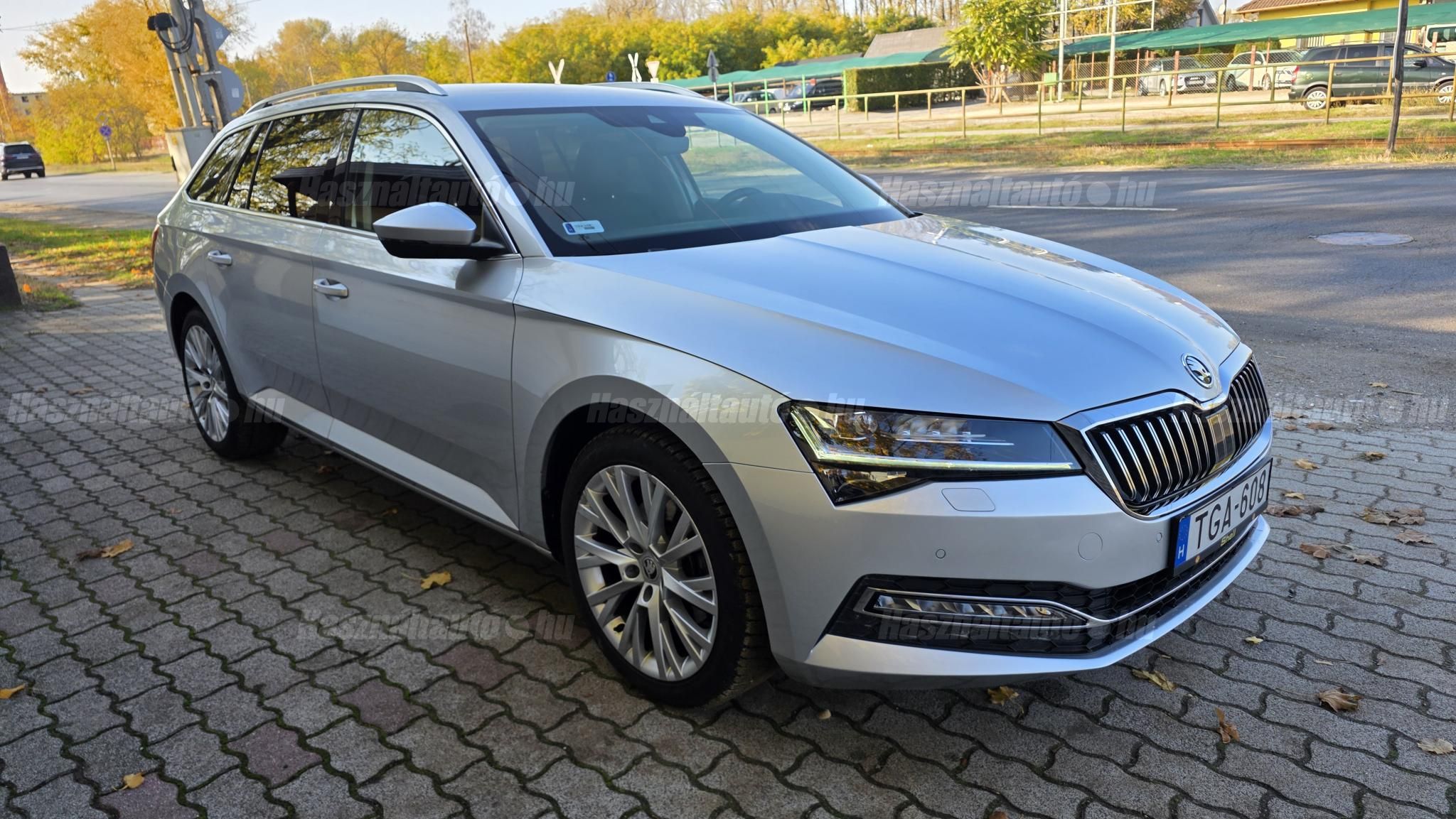 SKODA SUPERB 2022/8 - 1