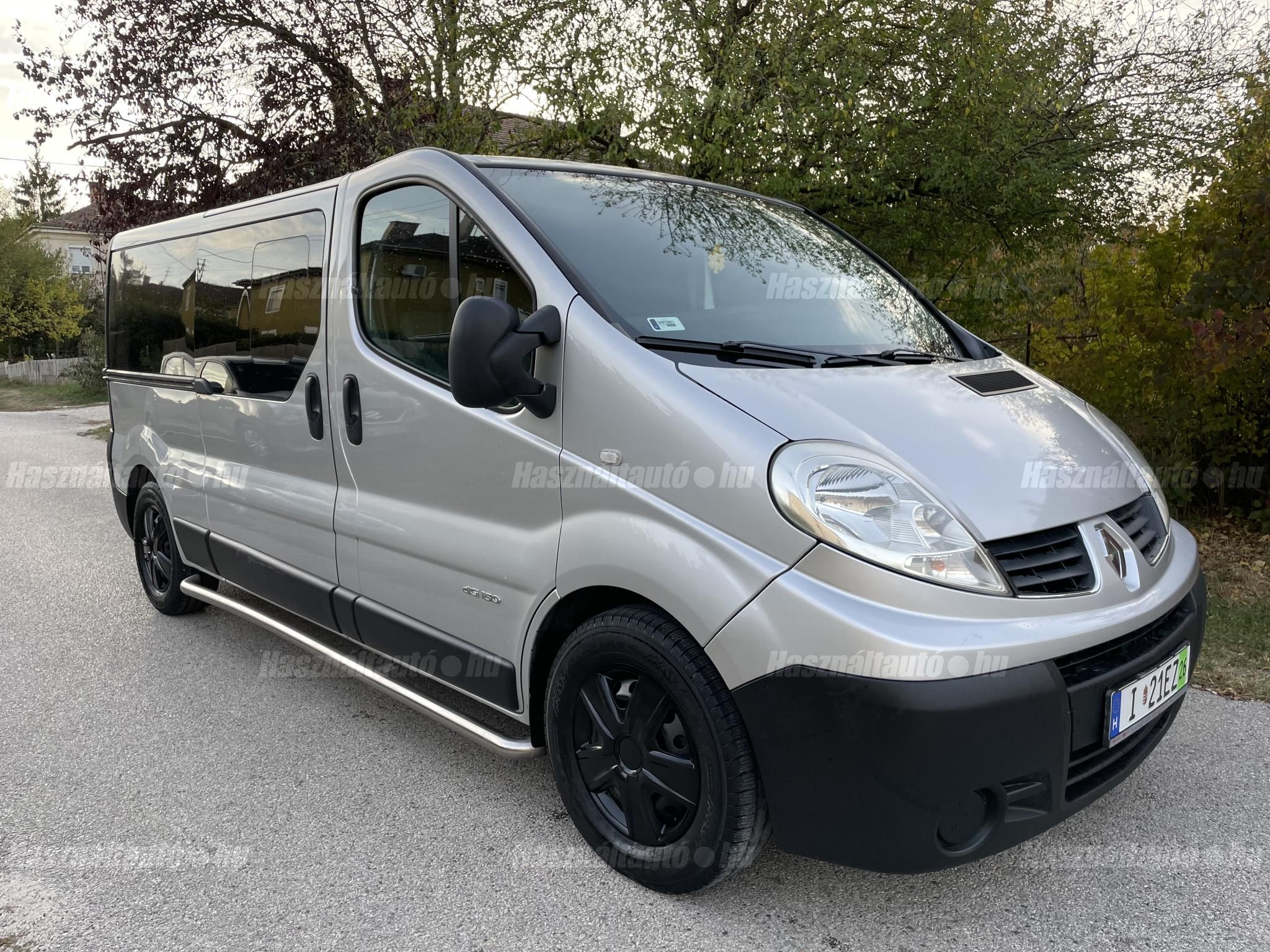 RENAULT TRAFIC 2009 - 1