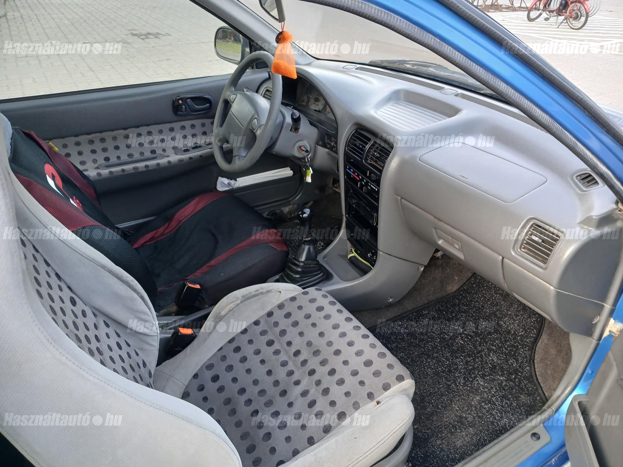 SUZUKI SWIFT 2002/10 - 1