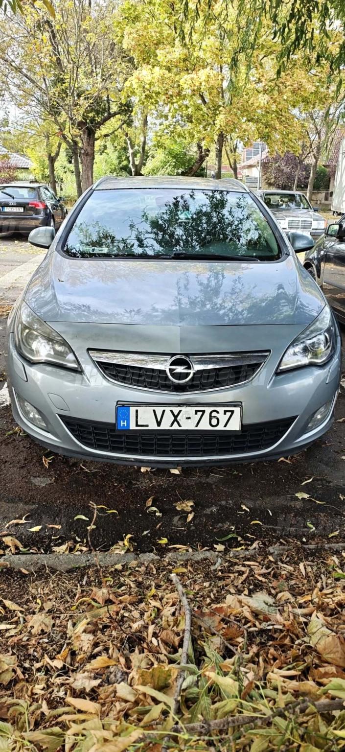 OPEL ASTRA J 2011 - 1