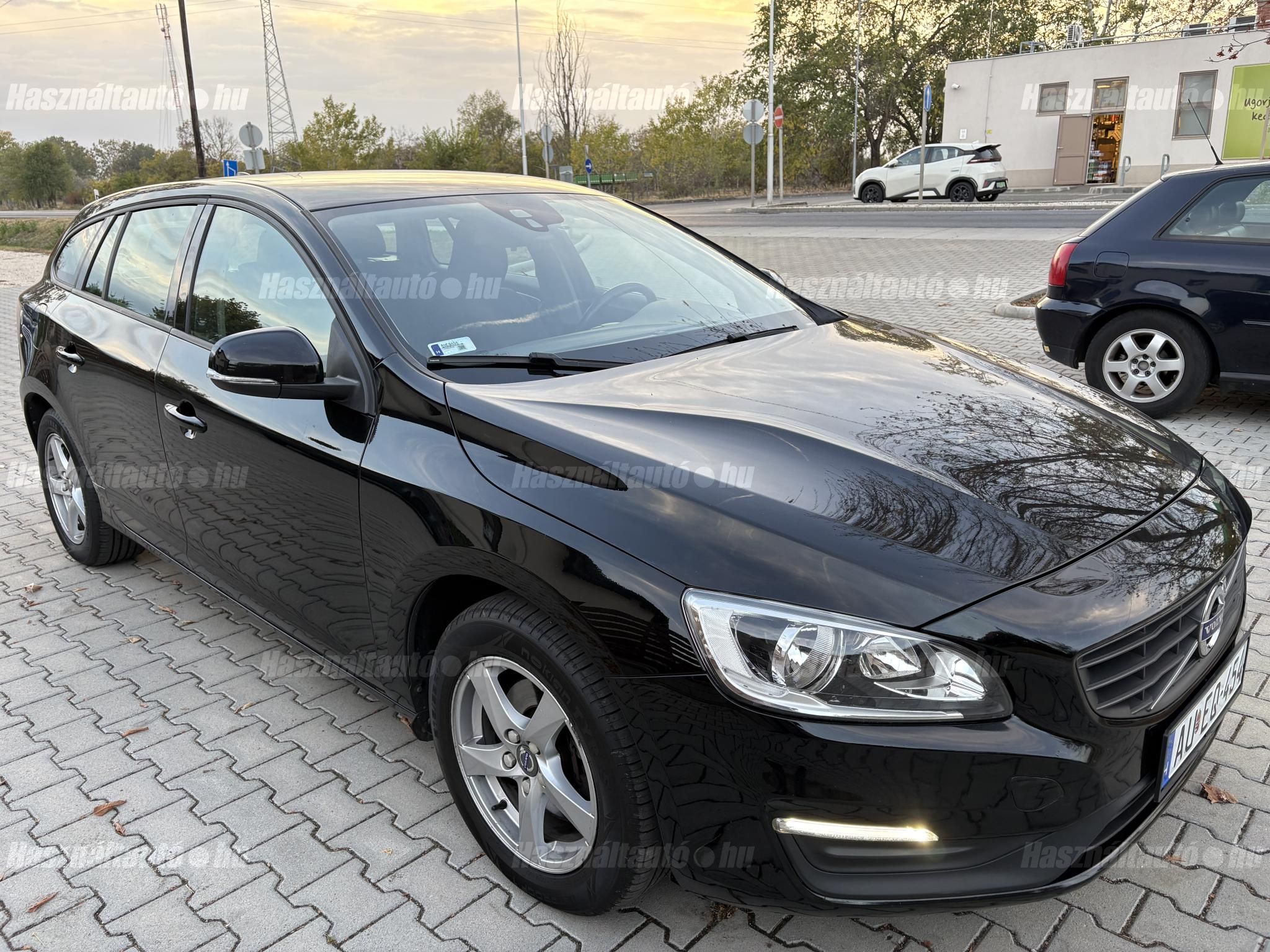 VOLVO V60 2016/12 - 1