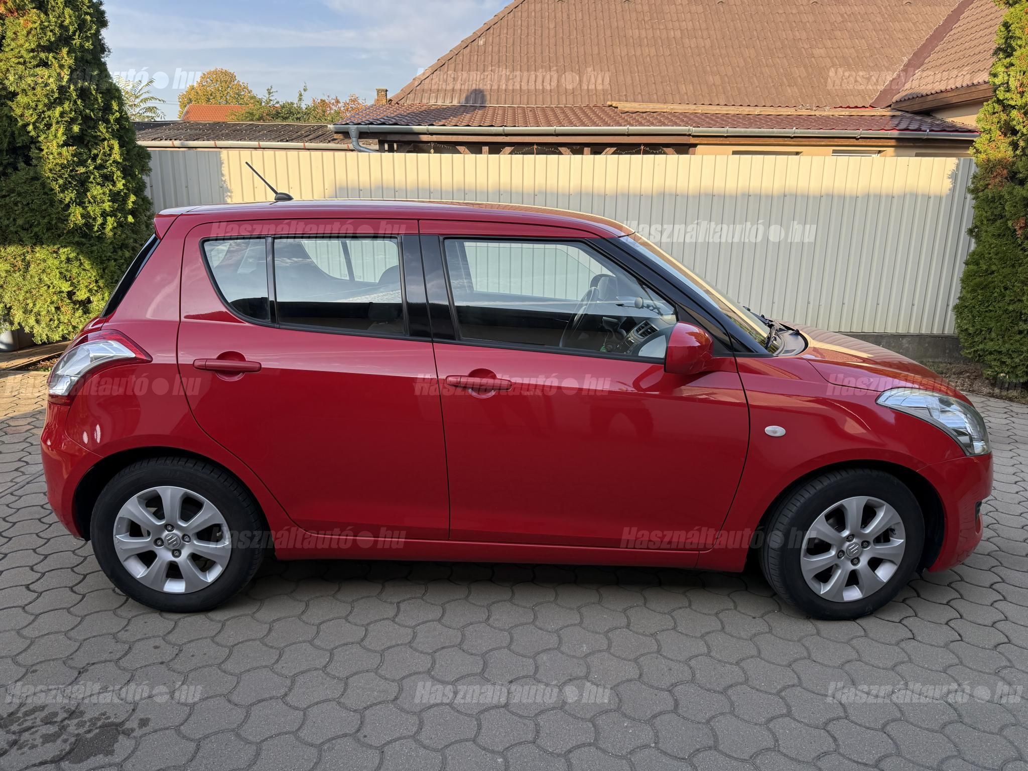 SUZUKI SWIFT 2013/3 - 1