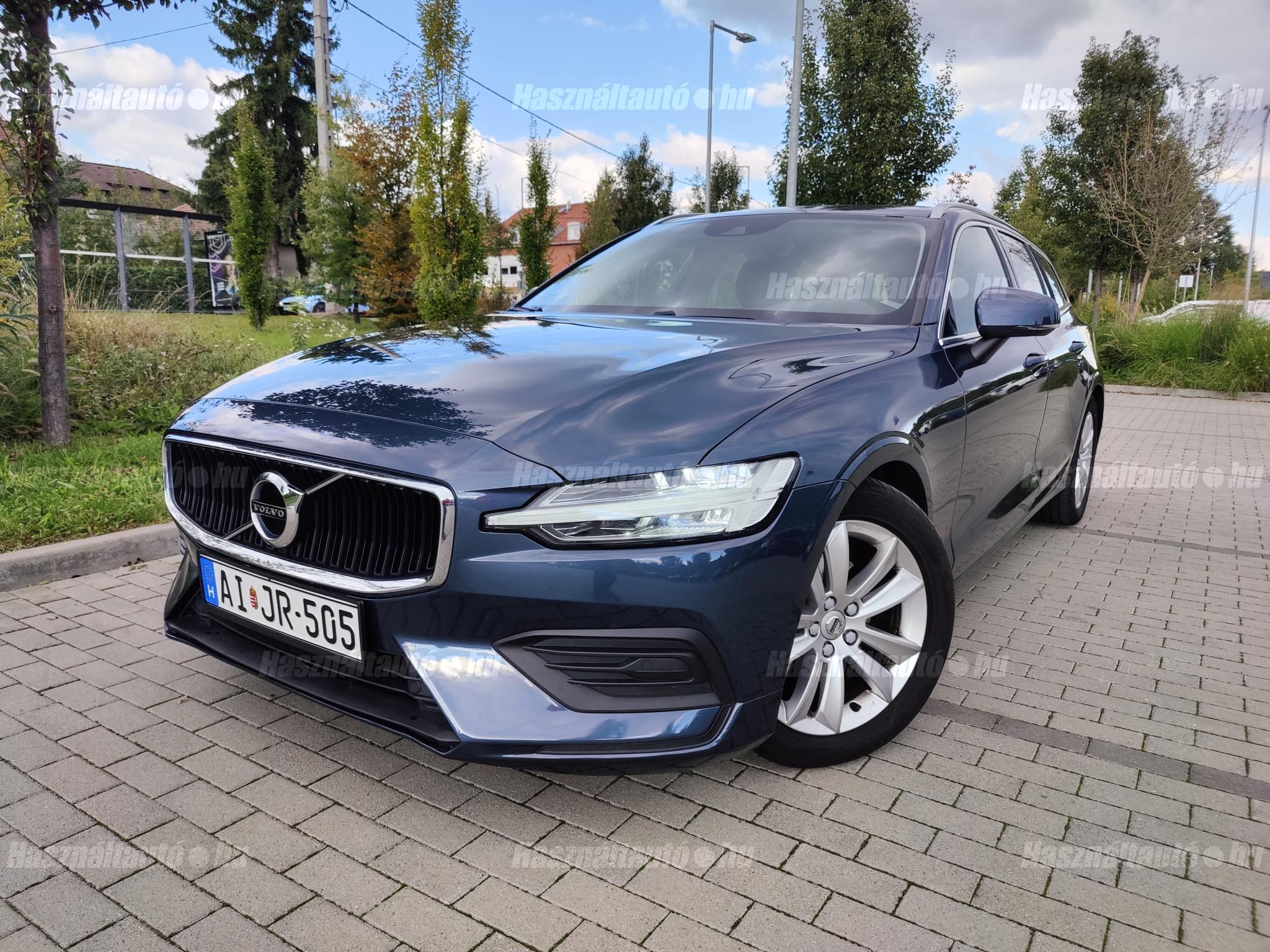 VOLVO V60 2019/8 - 1