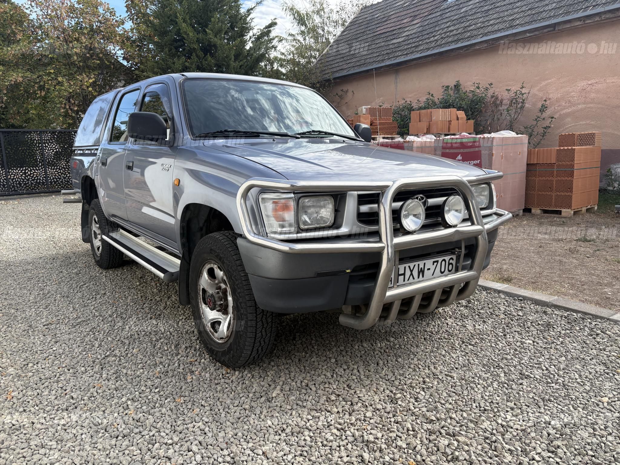TOYOTA HILUX 2001 - 1