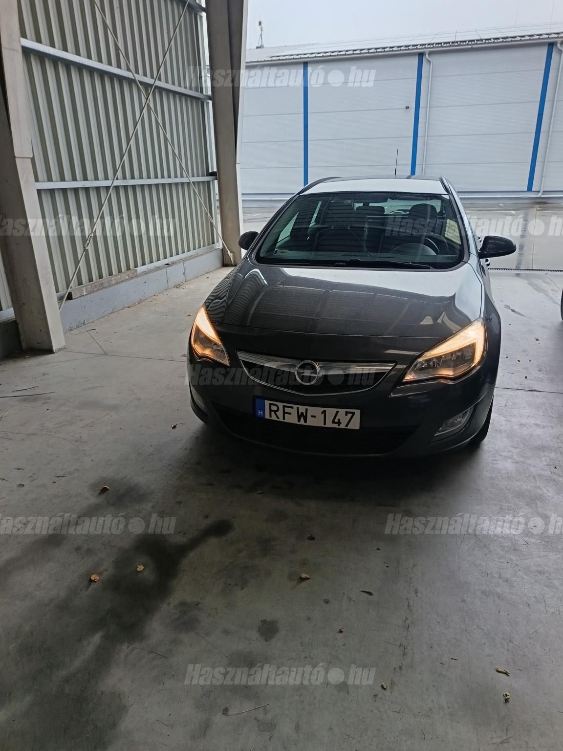 OPEL ASTRA J 2011 - 1