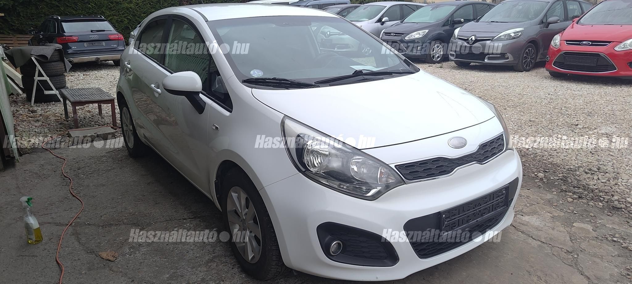 KIA RIO 2013/9 - 1