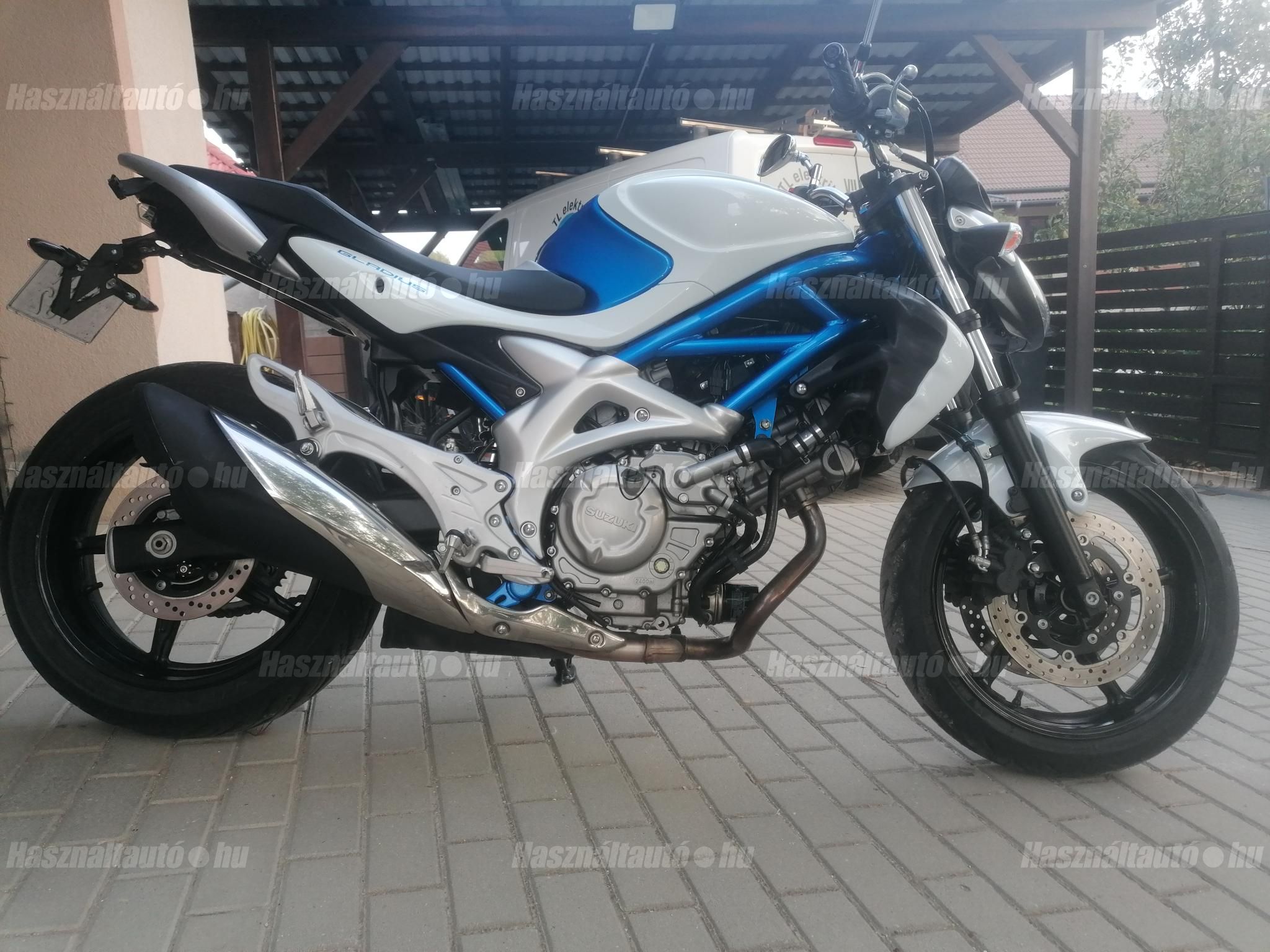 SUZUKI SFV 2009/6 - 1