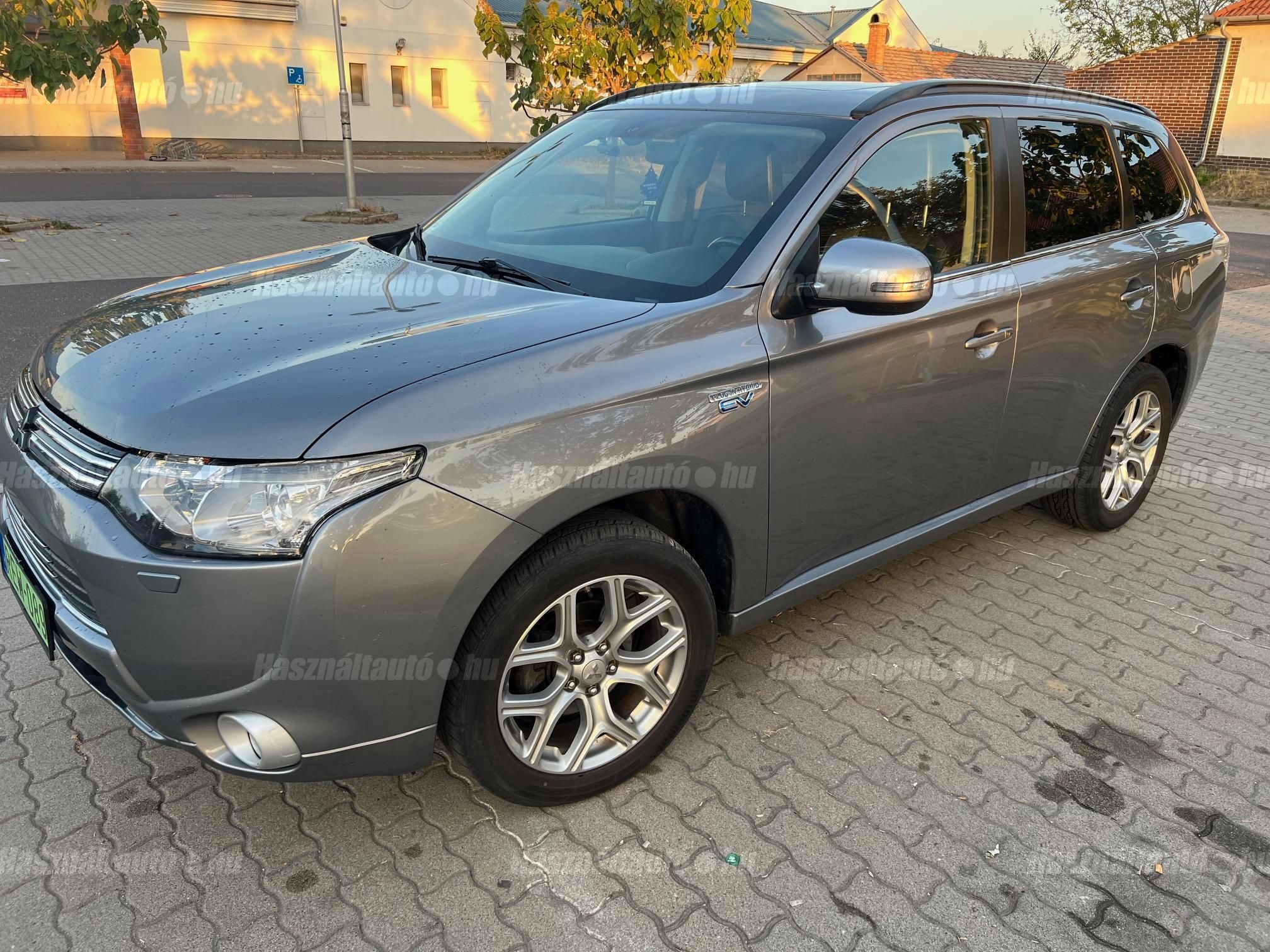 MITSUBISHI OUTLANDER 2014/8 - 1