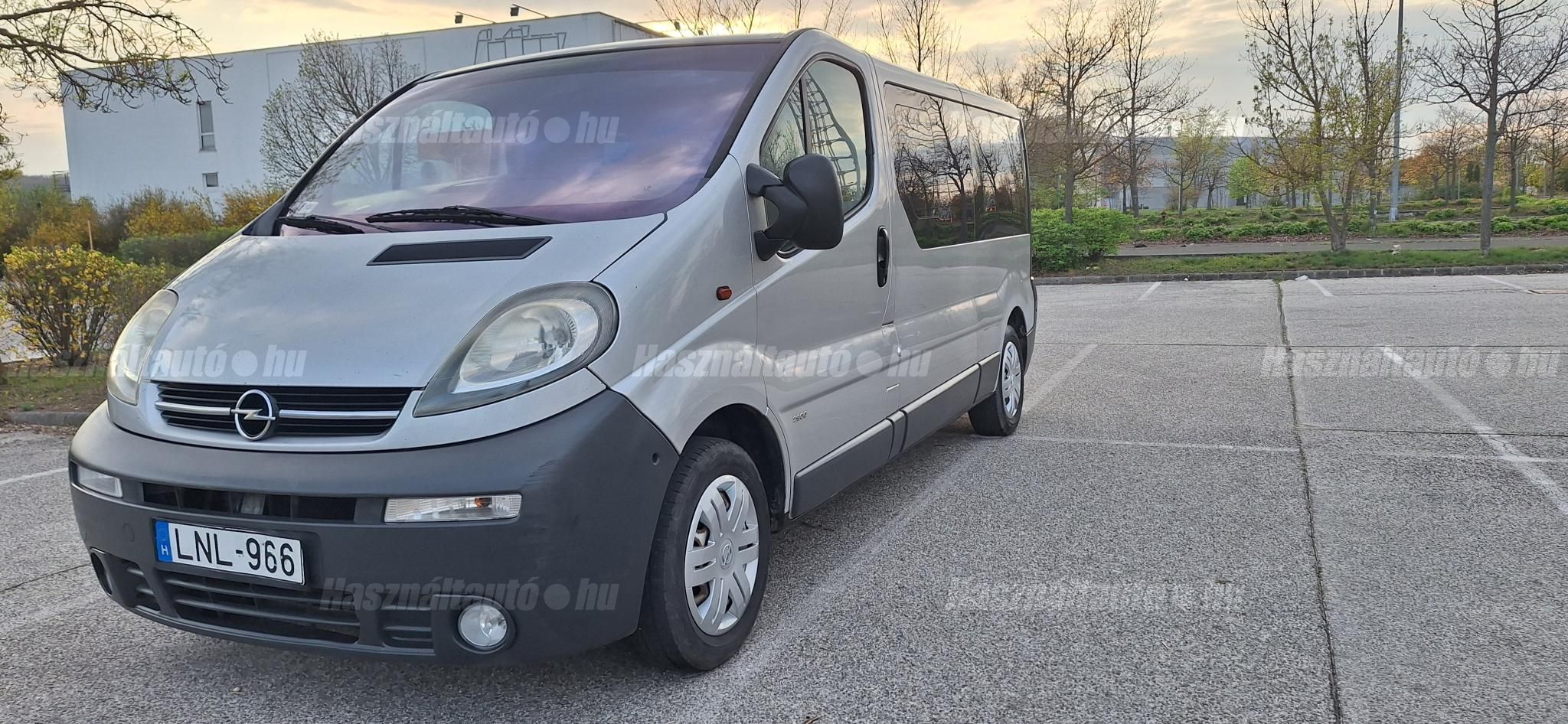 OPEL VIVARO 2004/8 - 1