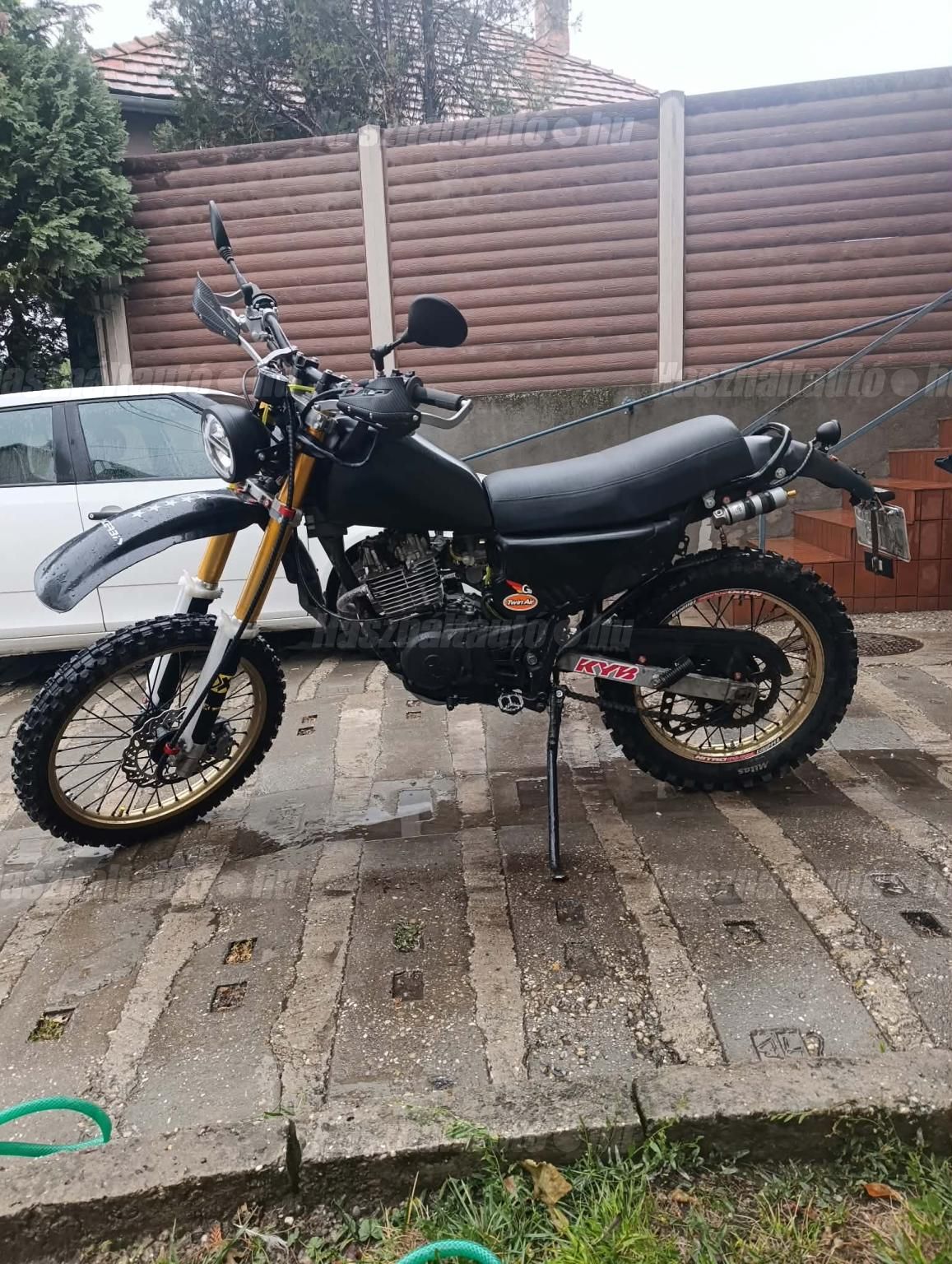 SUZUKI DR 250 S 1989 - 1