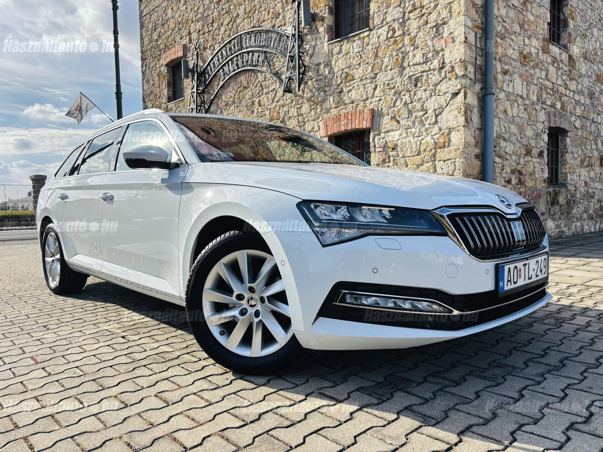 SKODA SUPERB 2022/4 - 1