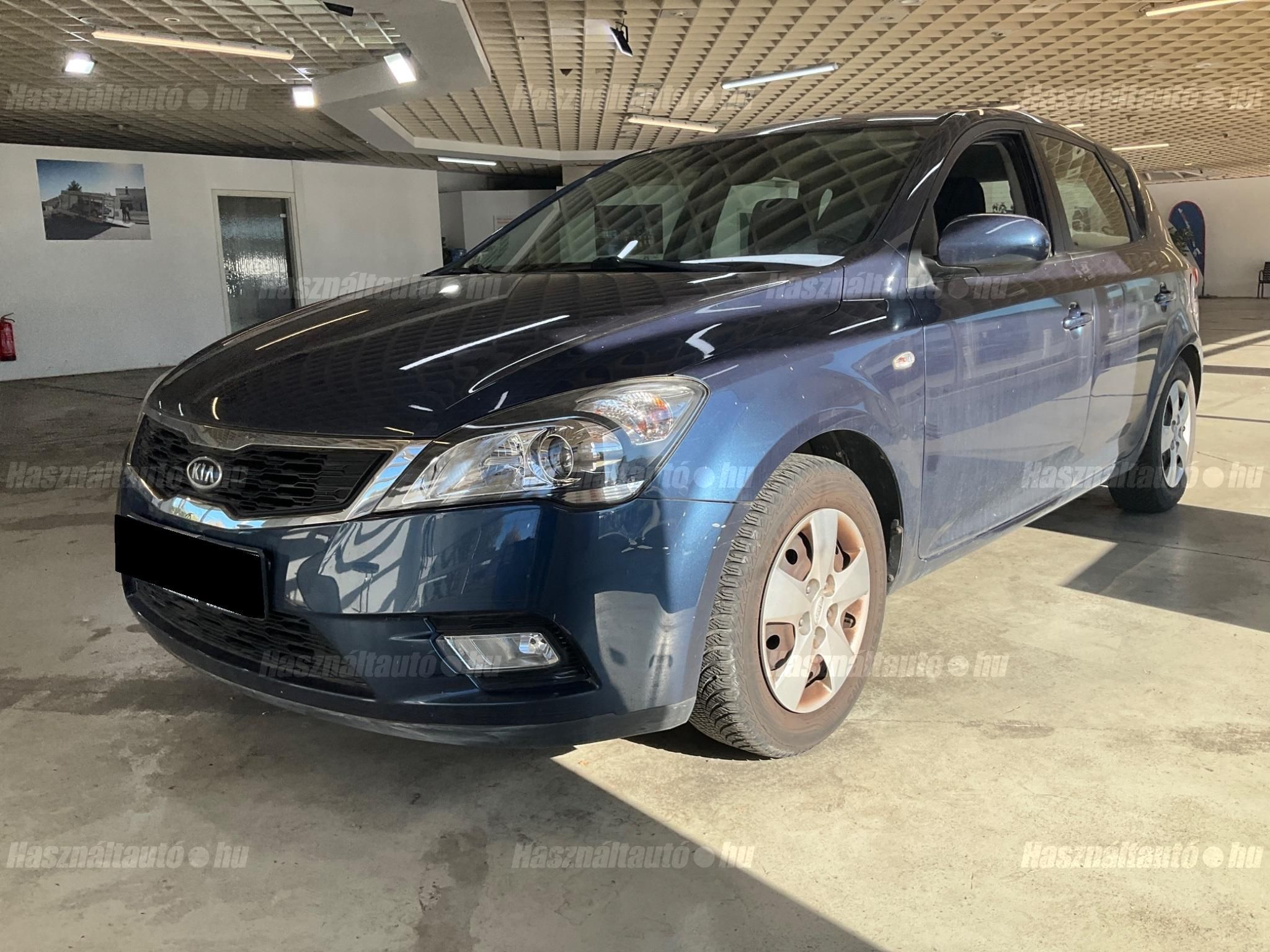 KIA CEE'D 2011/4 - 1