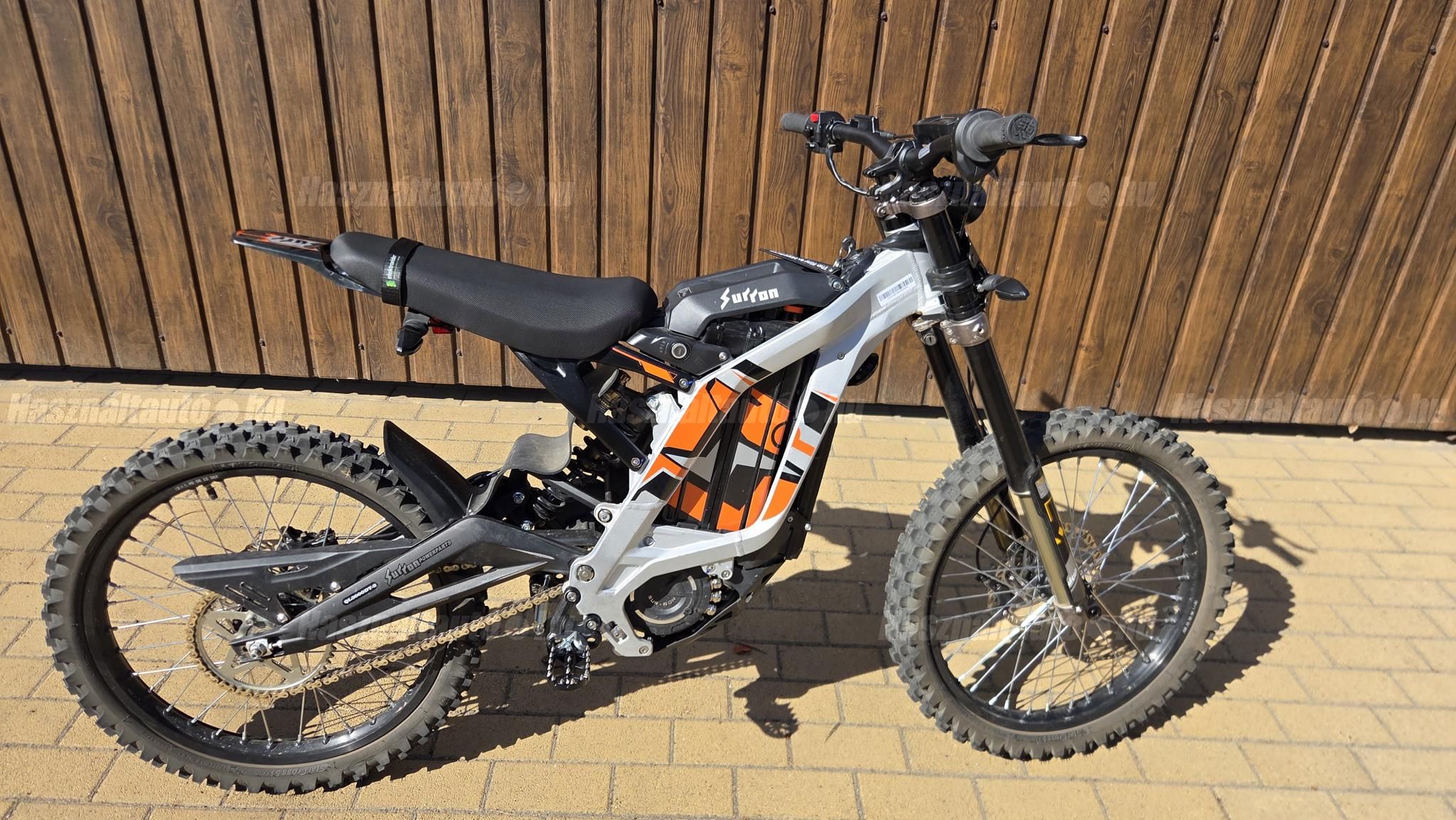 SUR-RON LIGHT BEE X L1E 2022/6 - 1