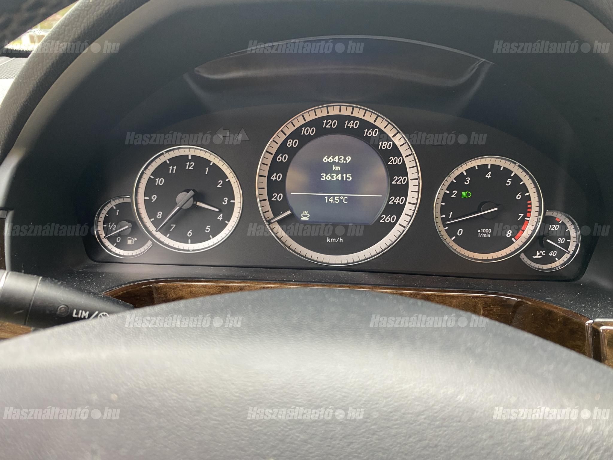 MERCEDES-BENZ E 200 2010/10 - 1