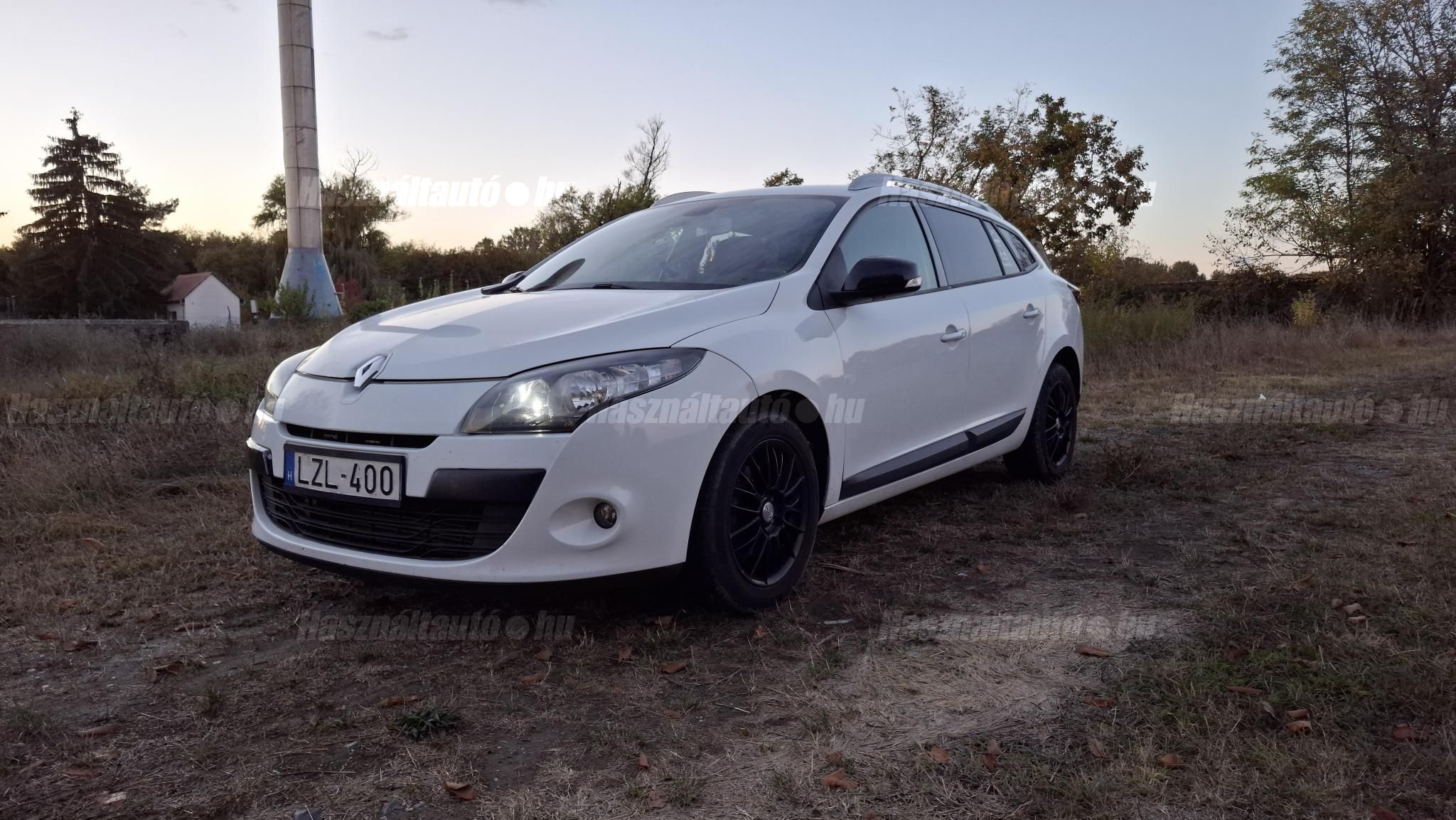 RENAULT MEGANE 2011/12 - 1