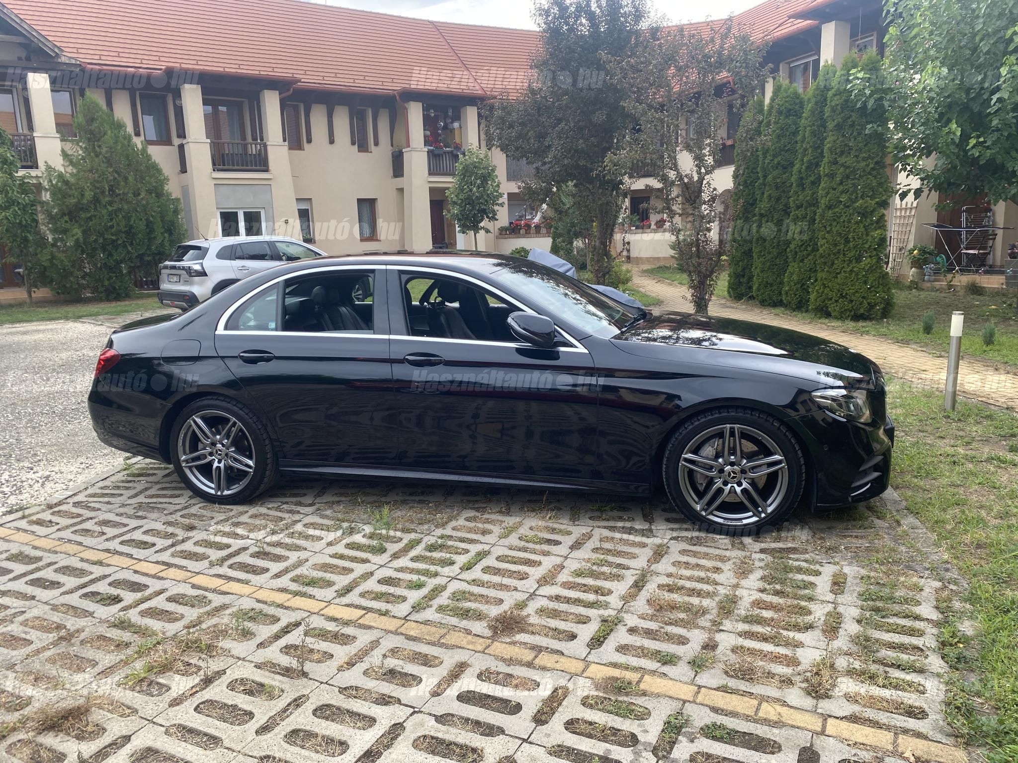 MERCEDES-BENZ E 220 2019/1 - 1