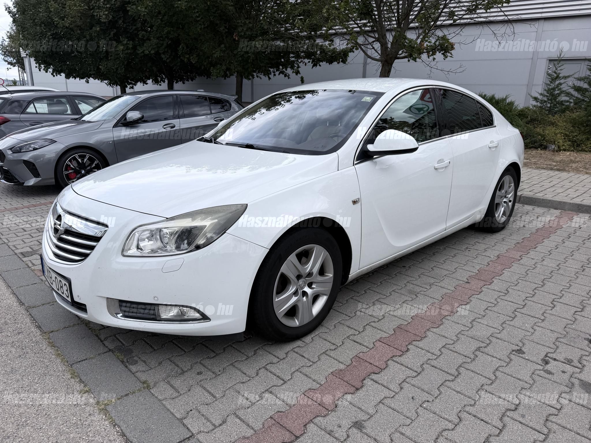 OPEL INSIGNIA 2011/6 - 1
