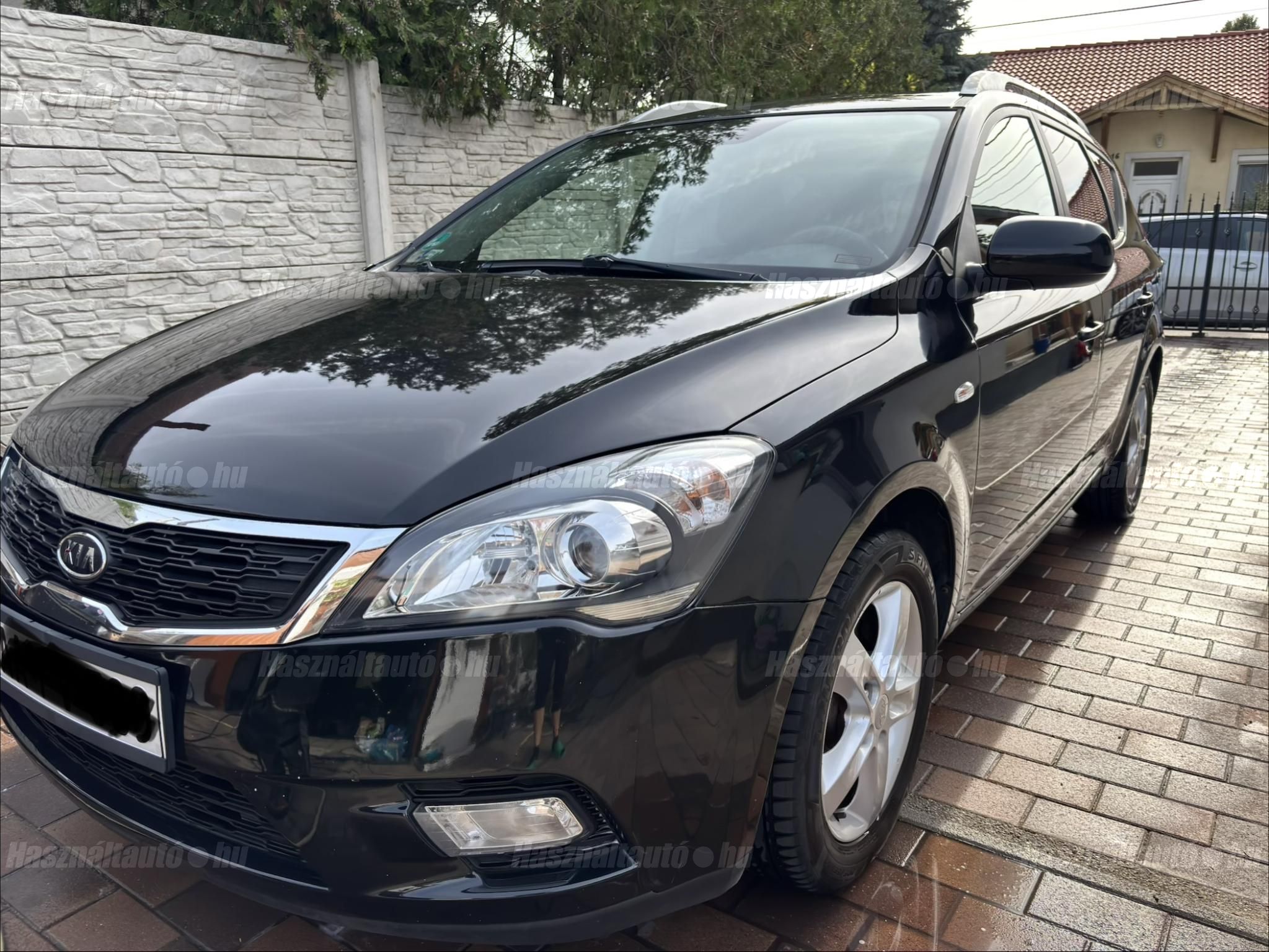 KIA CEE'D 2012/9 - 1