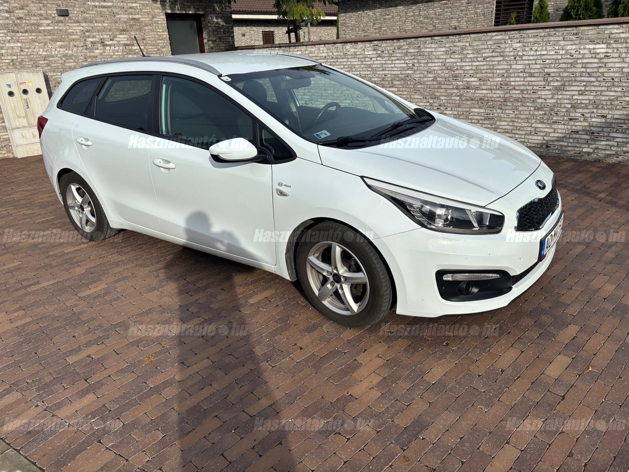 KIA CEE'D 2015/10 - 1
