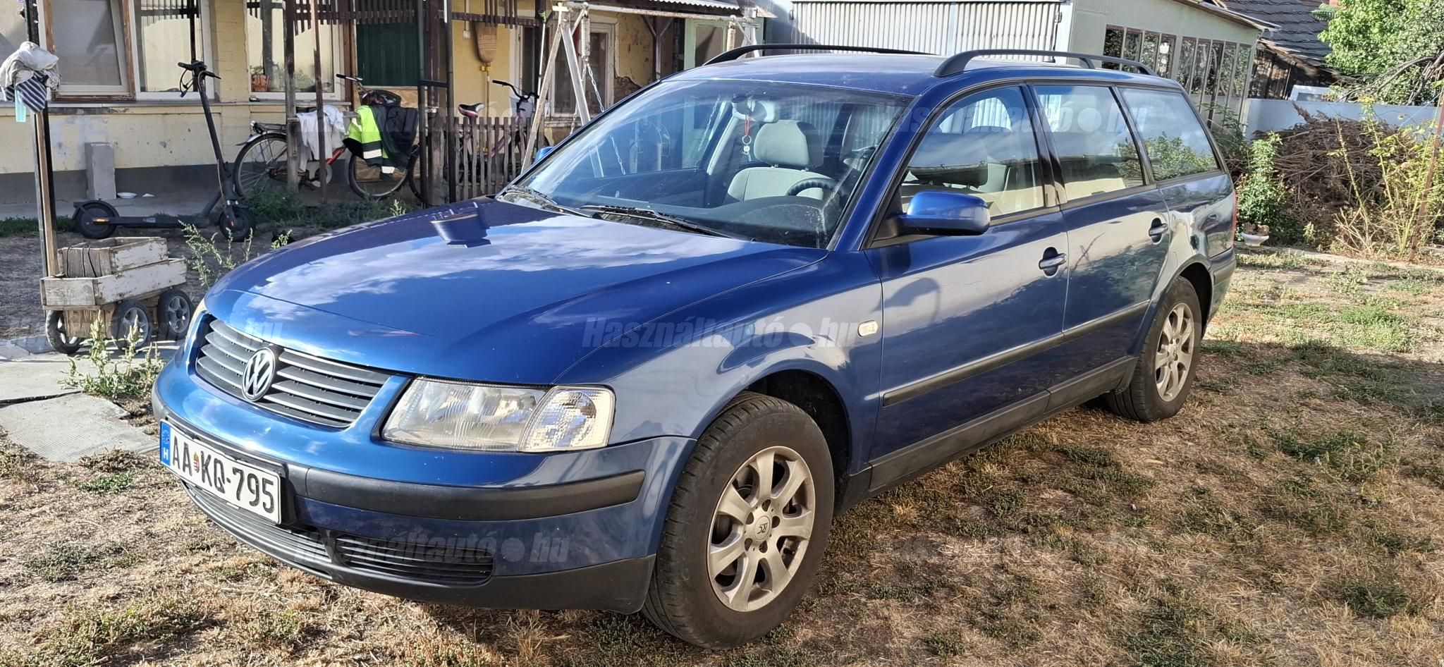 VOLKSWAGEN PASSAT V 2000/6 - 1