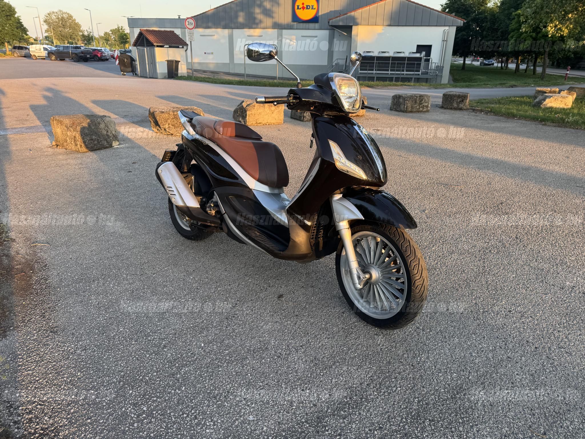 PIAGGIO BEVERLY 300 2011/3 - 1