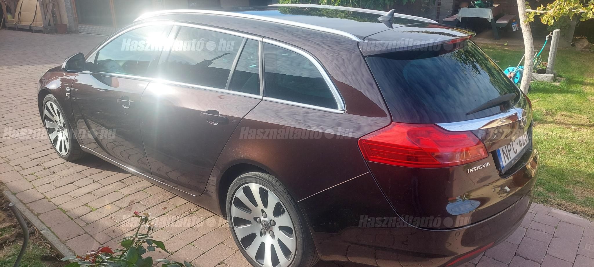 OPEL INSIGNIA 2010/8 - 1