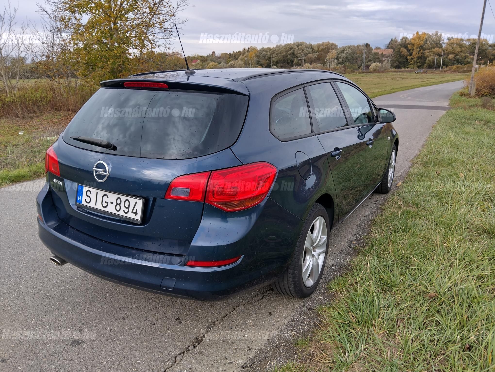 OPEL ASTRA J 2011/4 - 1