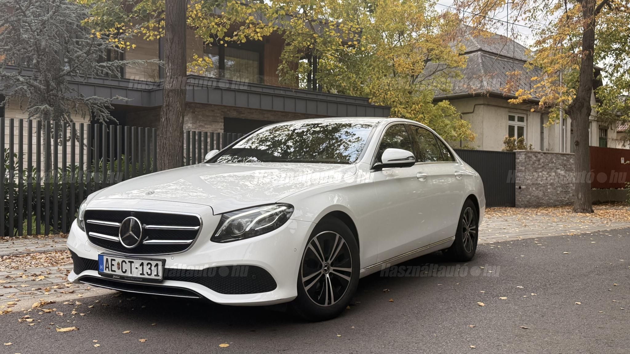 MERCEDES-BENZ E 220 2019/7 - 1