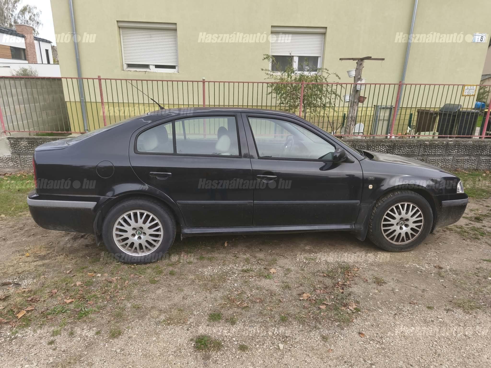 SKODA OCTAVIA 2001/6 - 1