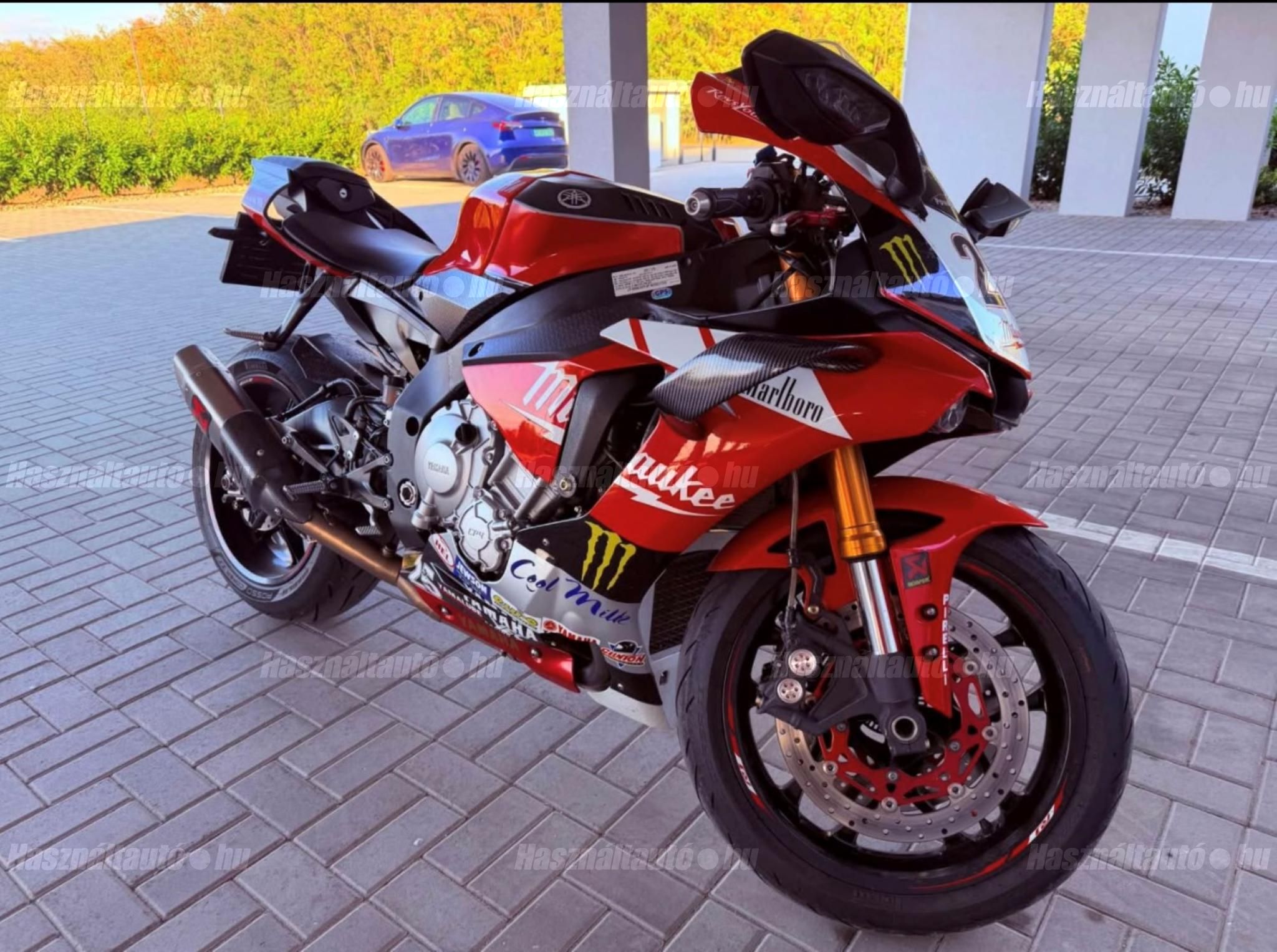 YAMAHA YZF R1 2018/8 - 1