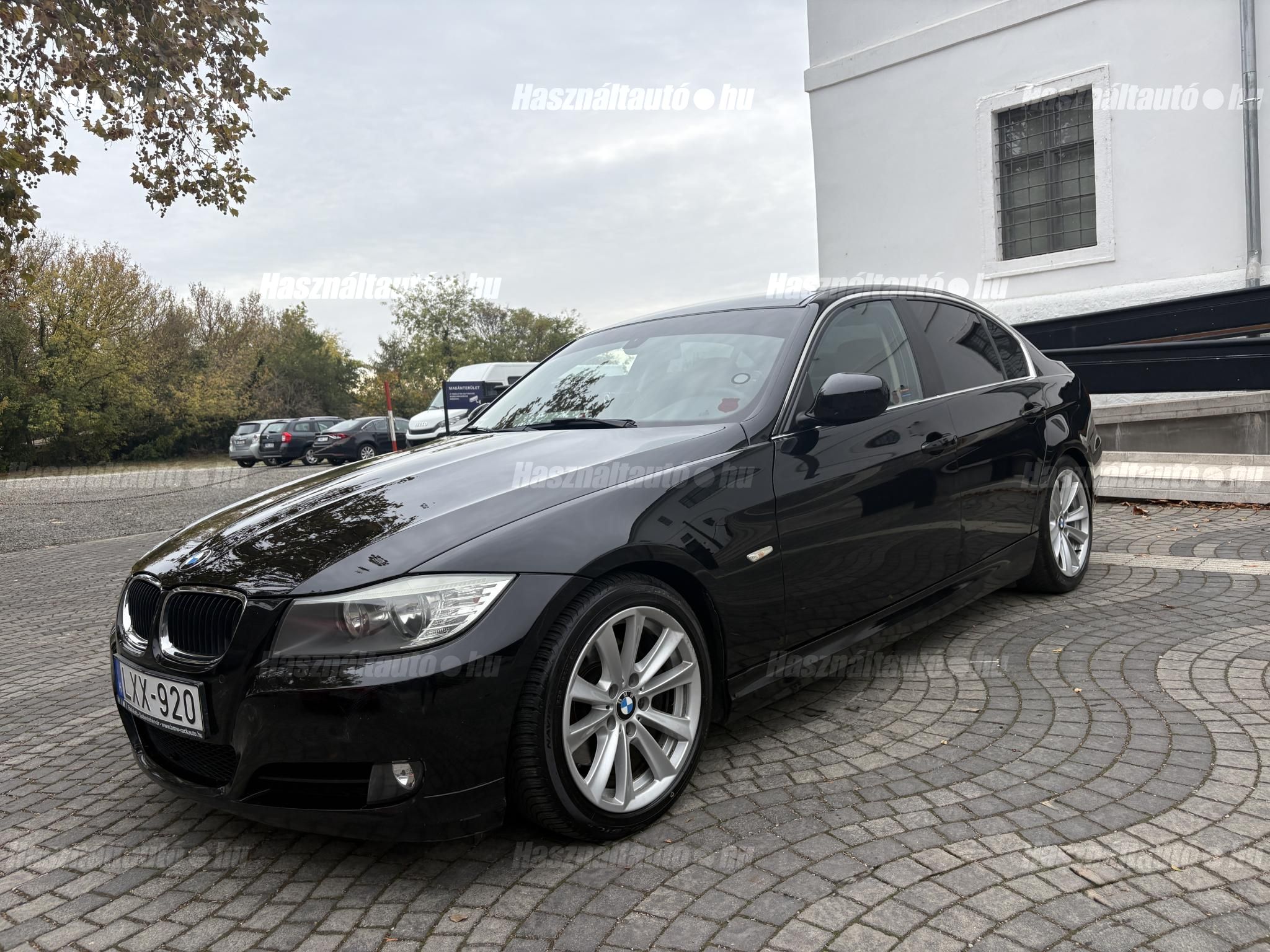 BMW 320 2010/8 - 1
