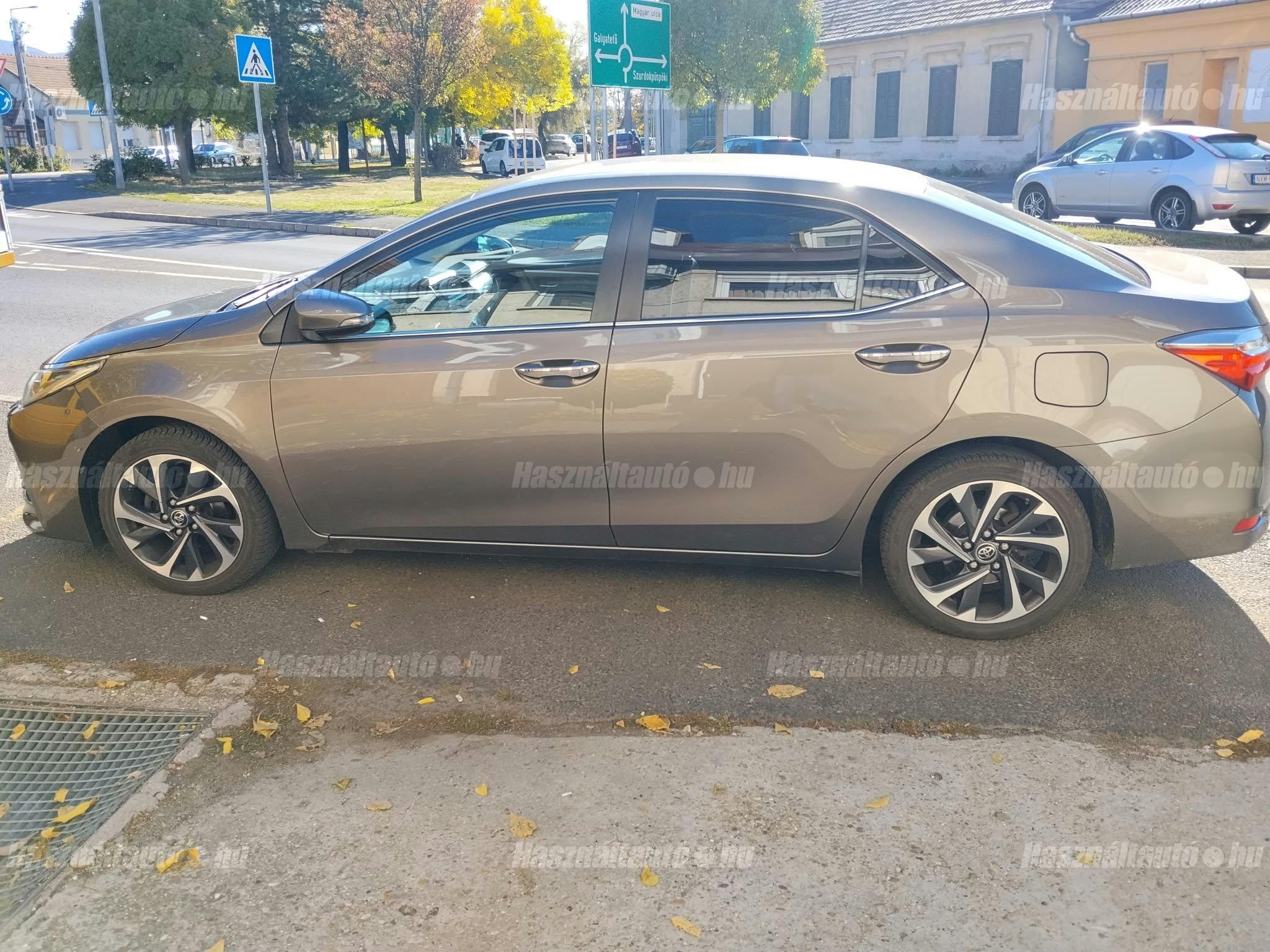 TOYOTA COROLLA 2017/10 - 1