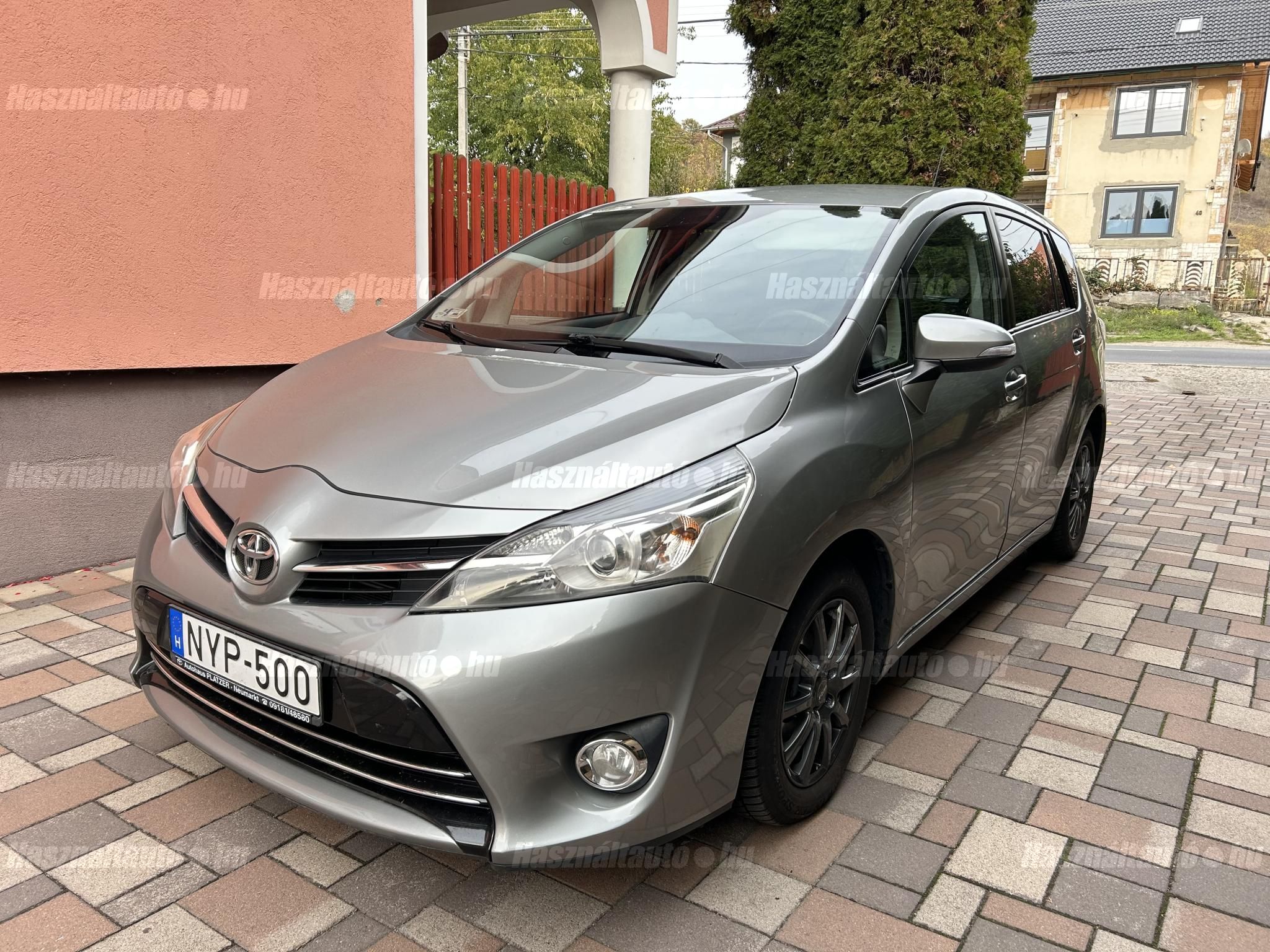 TOYOTA VERSO 2013/8 - 1