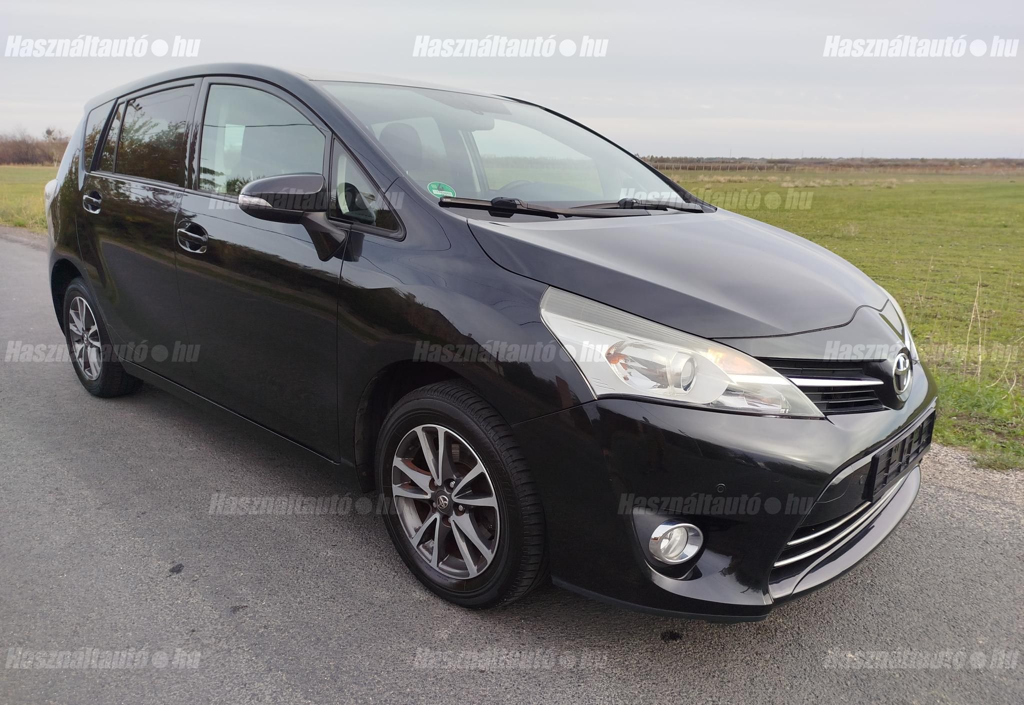 TOYOTA VERSO 2013/5 - 1