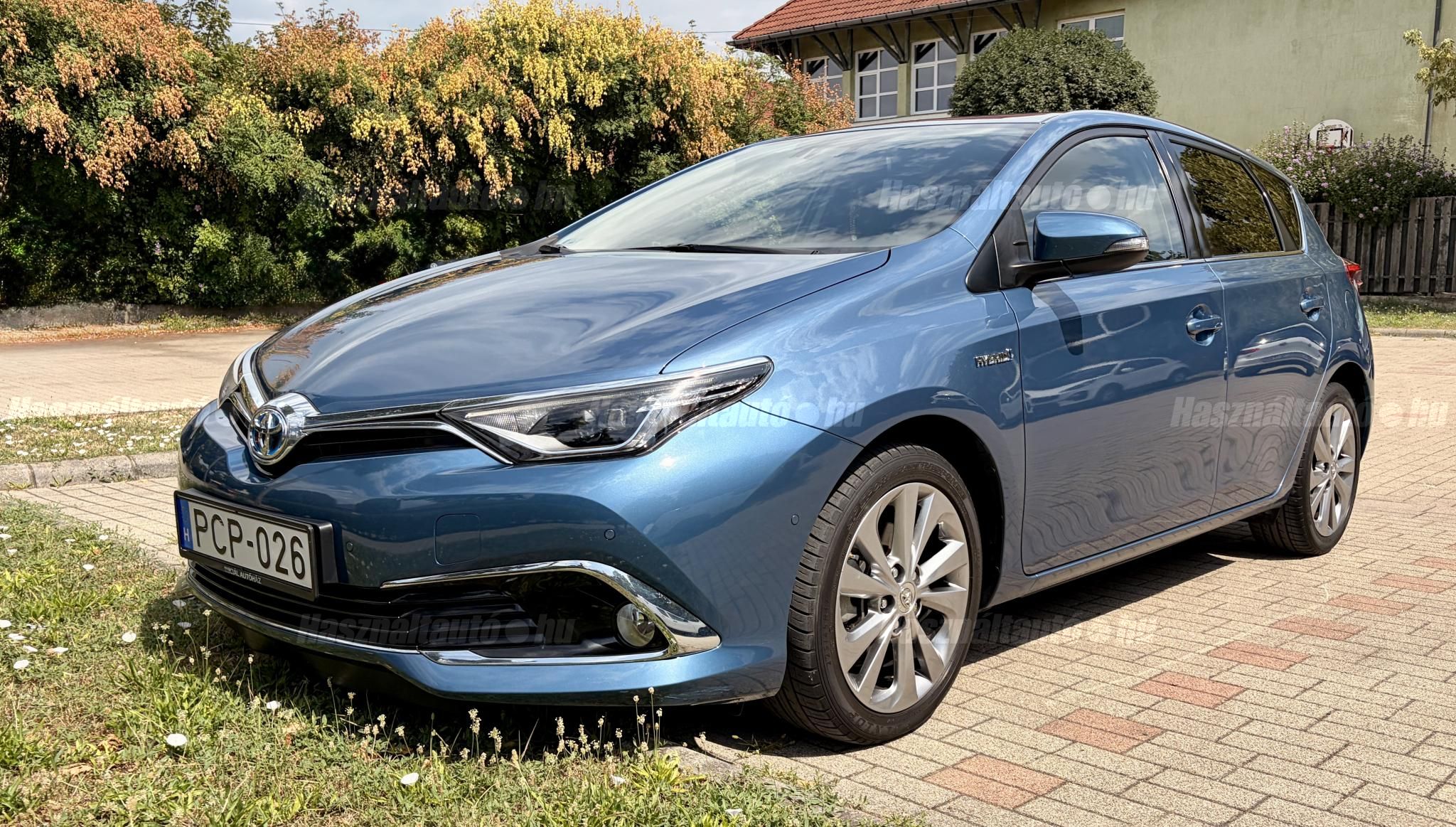 TOYOTA AURIS 2016/11 - 1
