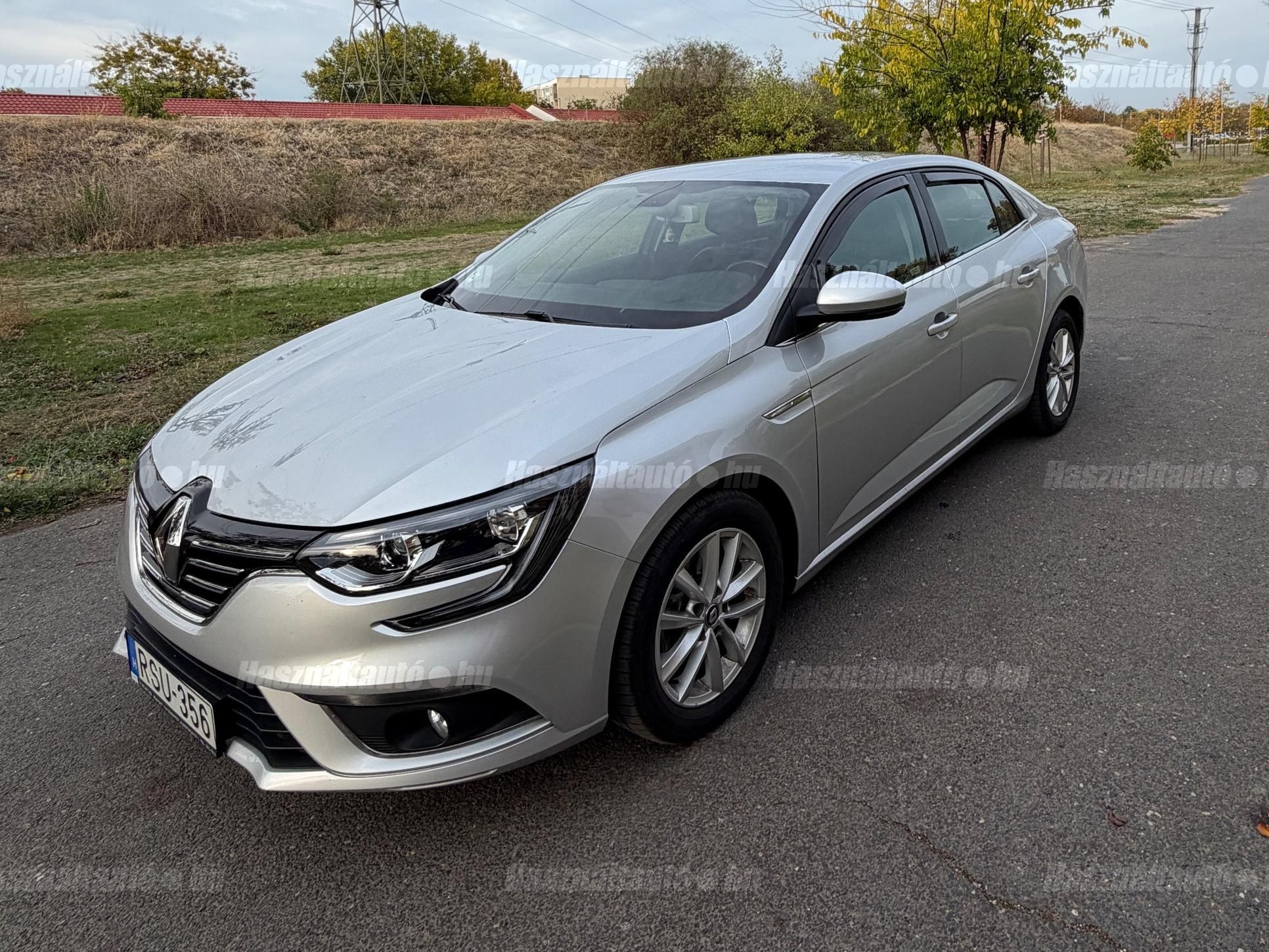 RENAULT MEGANE 2018 - 1