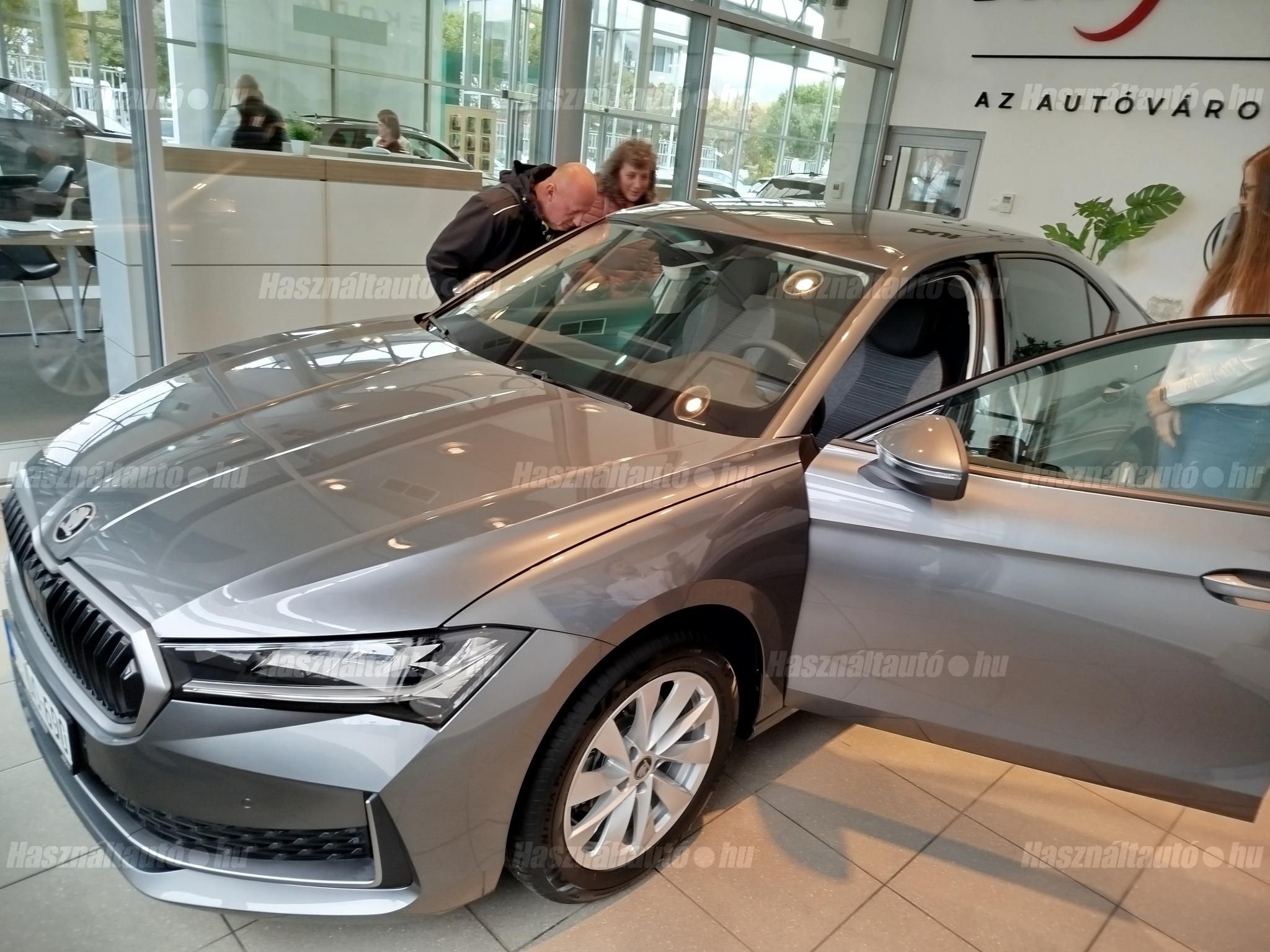 SKODA SUPERB 2026/10 - 1