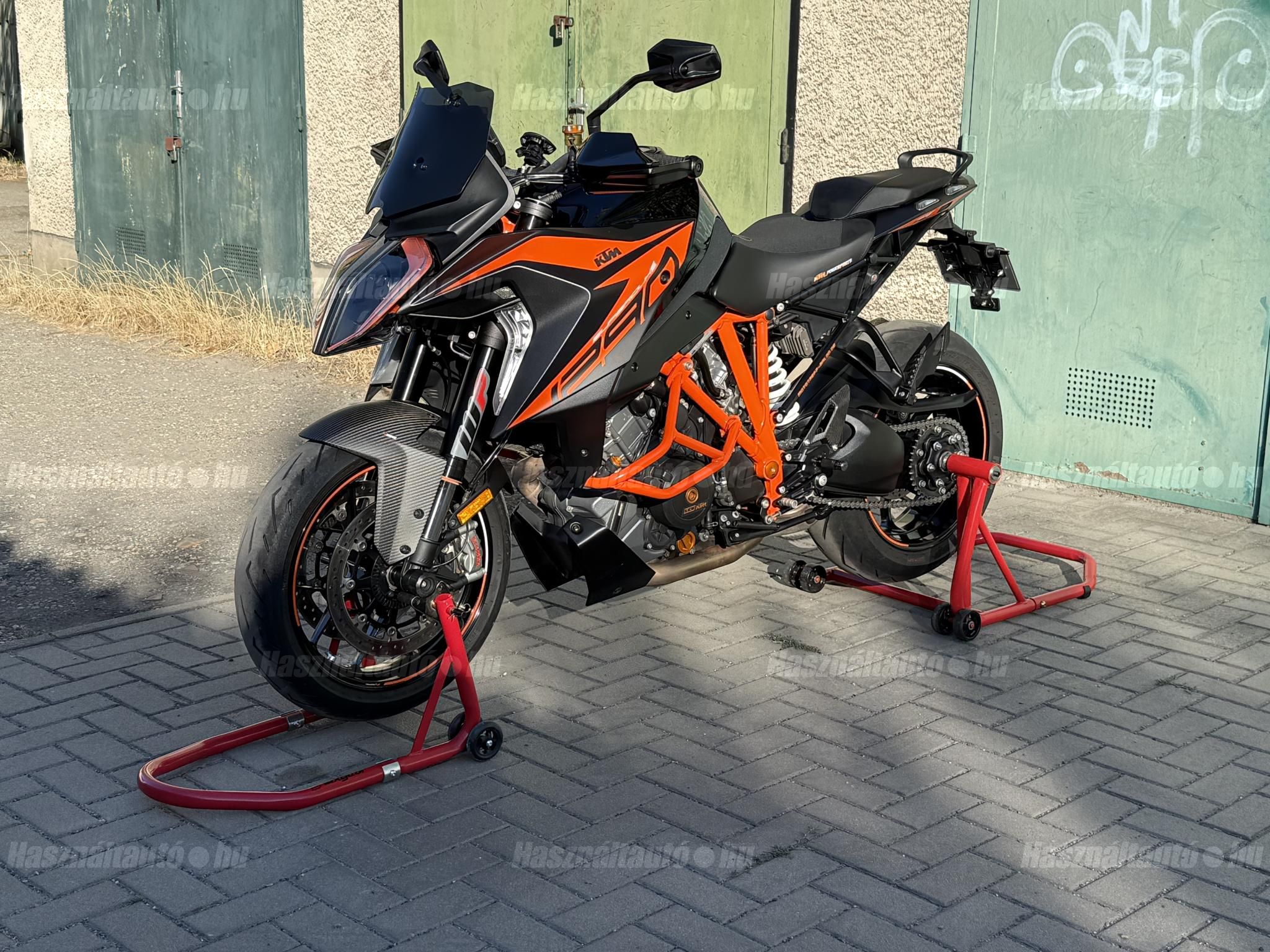 KTM 1290 SUPER DUKE GT 2019/6 - 1