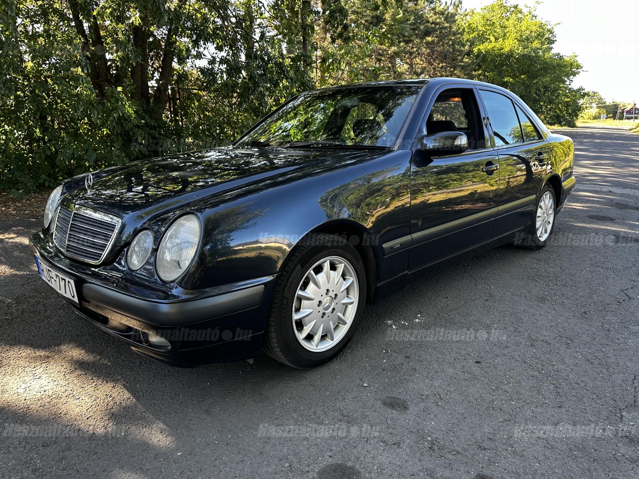 MERCEDES-BENZ E 200 2000/3 - 1