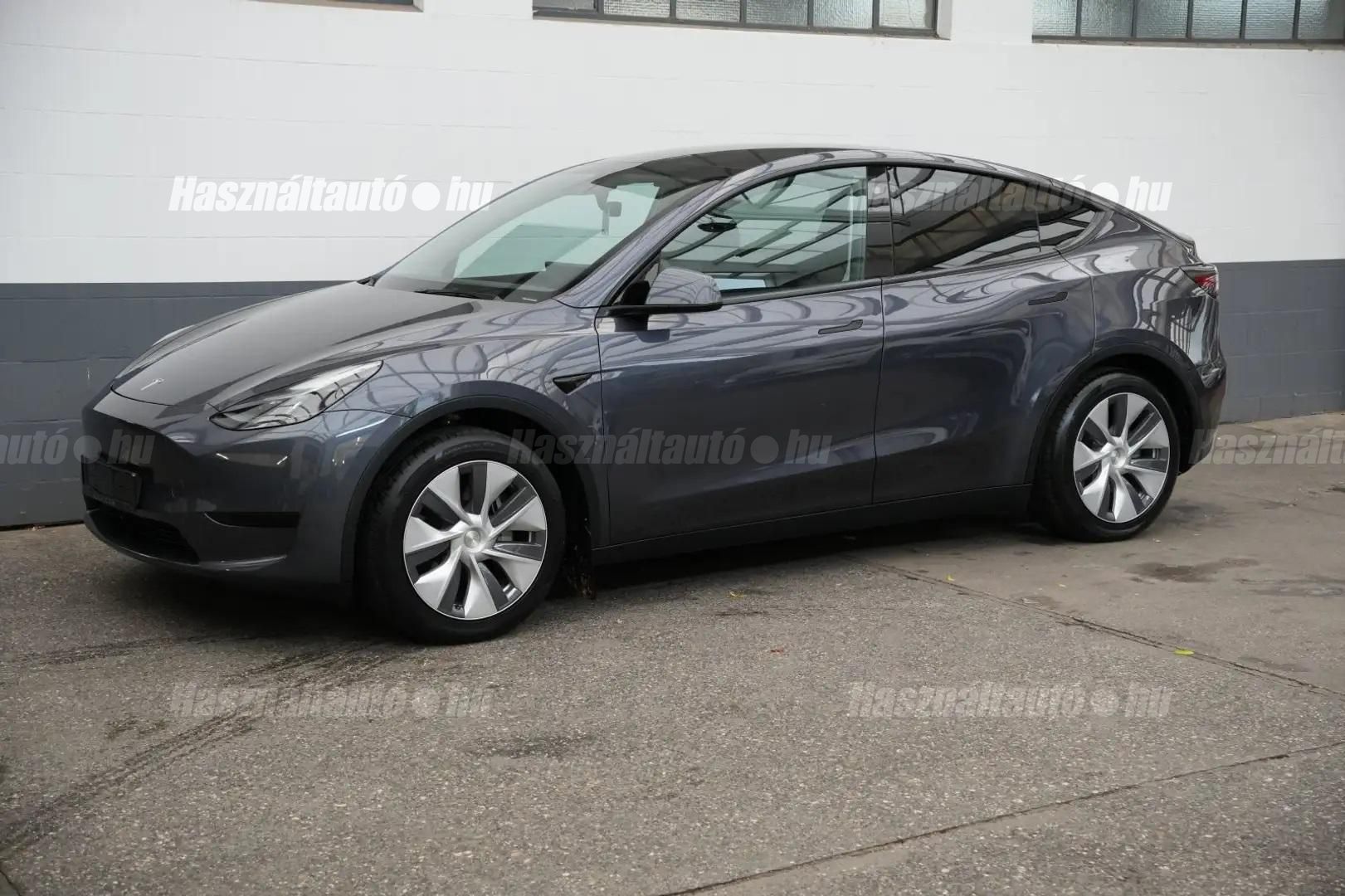 TESLA MODEL Y 2024/8 - 1