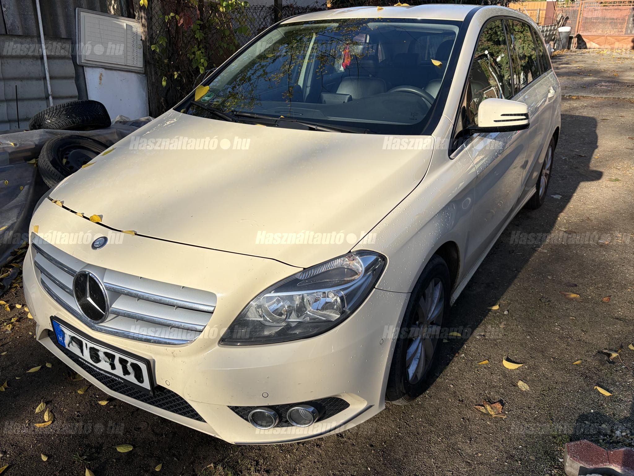 MERCEDES-BENZ B 180 2013/9 - 1