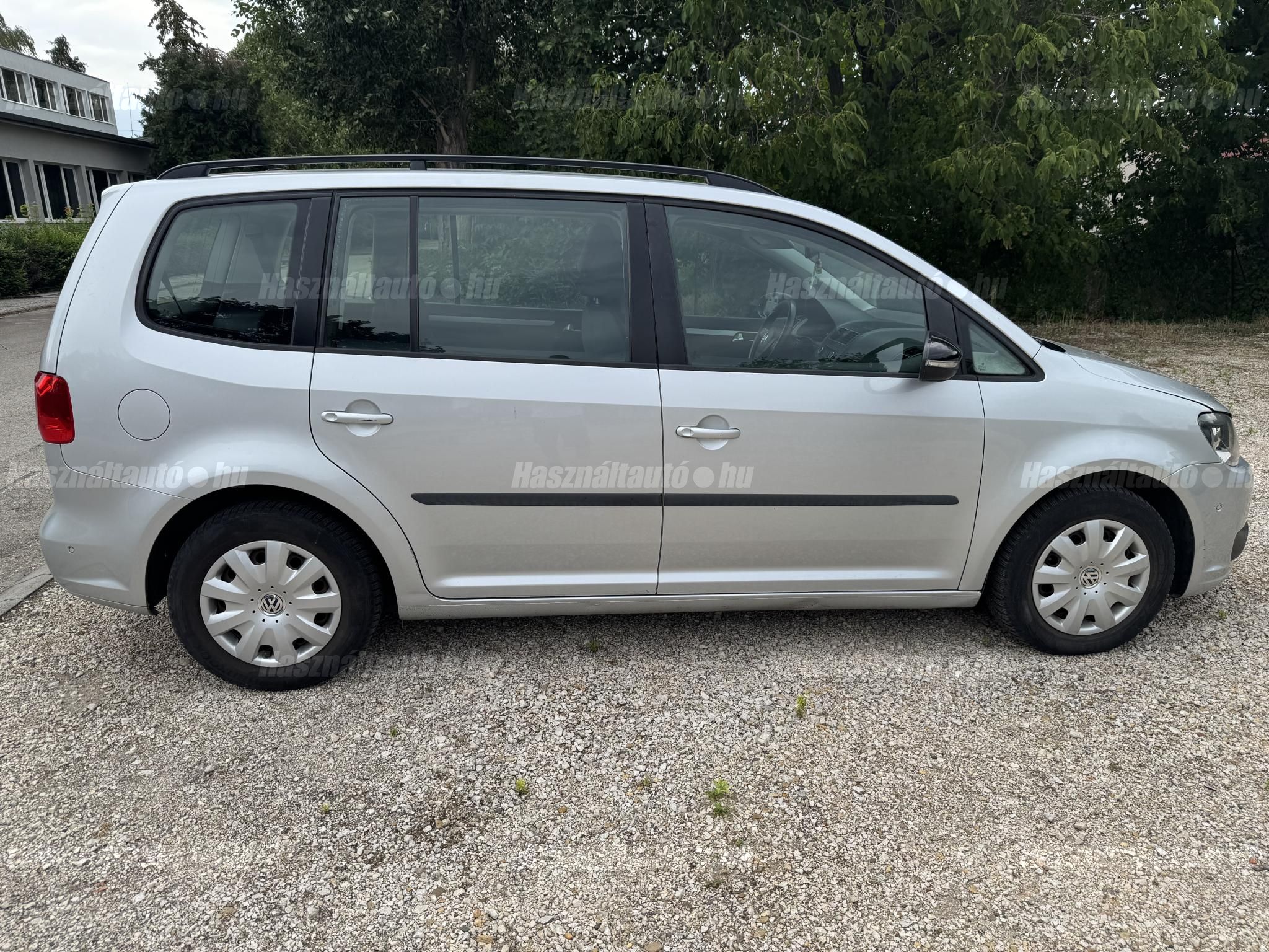 VOLKSWAGEN TOURAN 2011/4 - 1