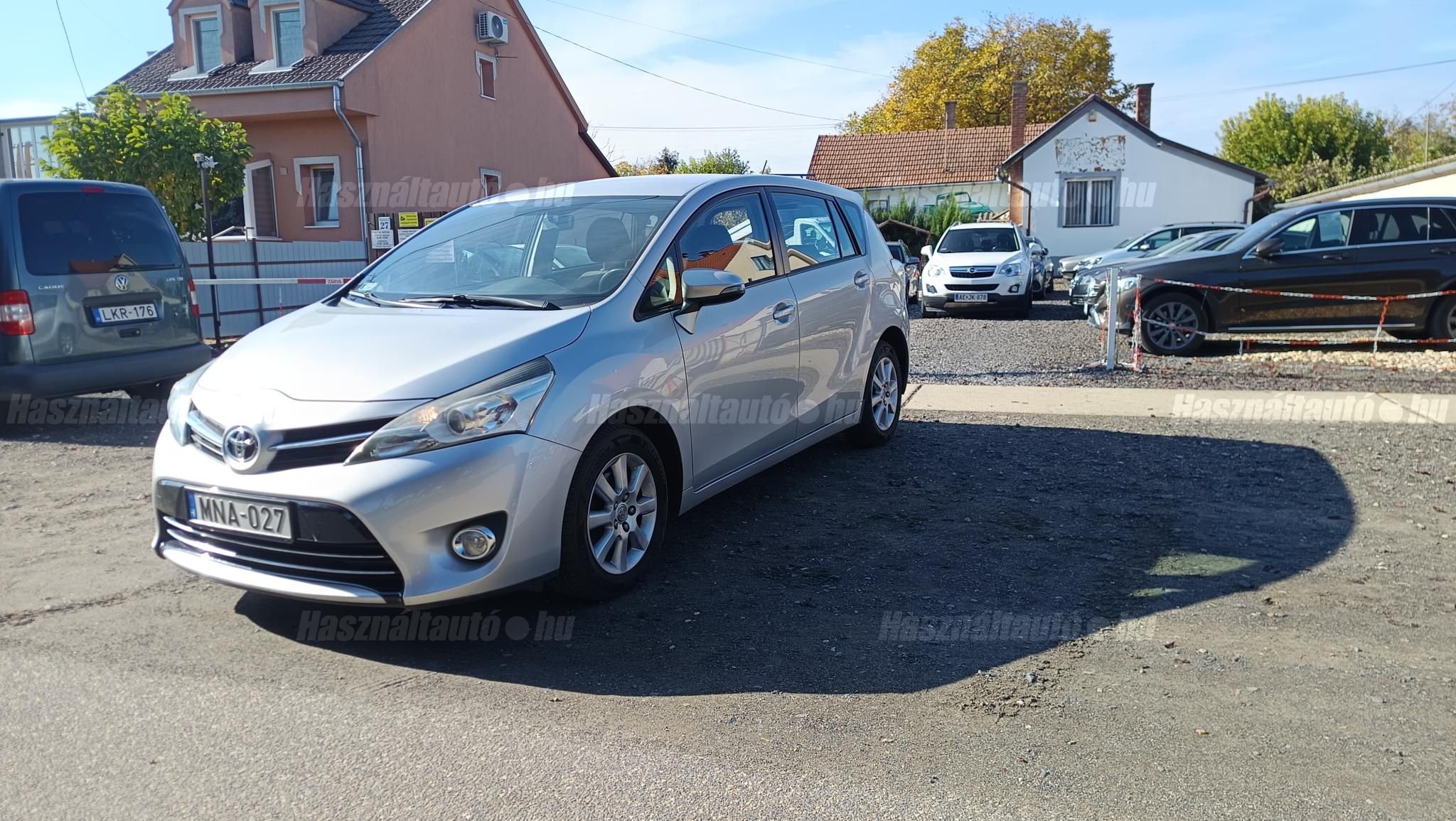 TOYOTA VERSO 2013/11 - 1