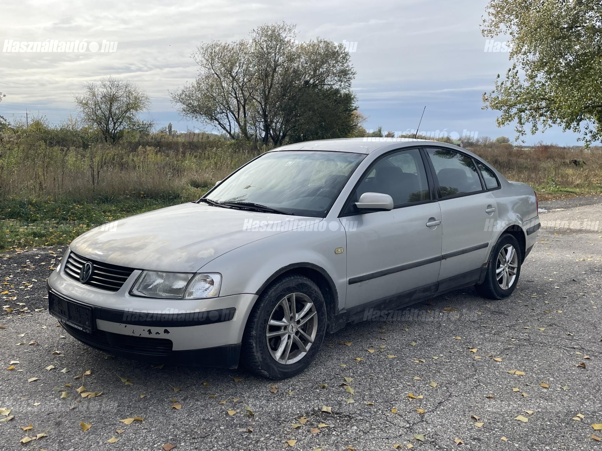 VOLKSWAGEN PASSAT 1999/6 - 1