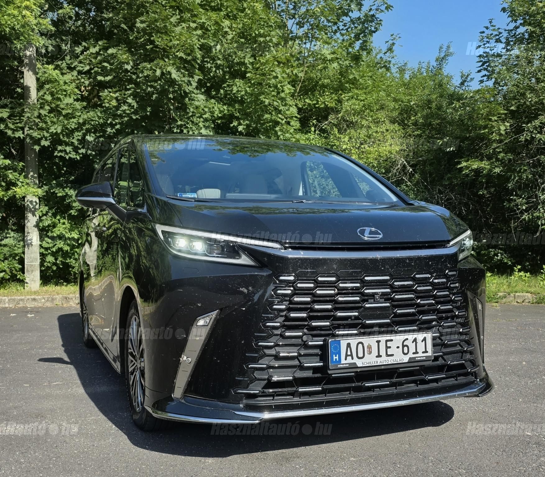 LEXUS LM 2025/10 - 1
