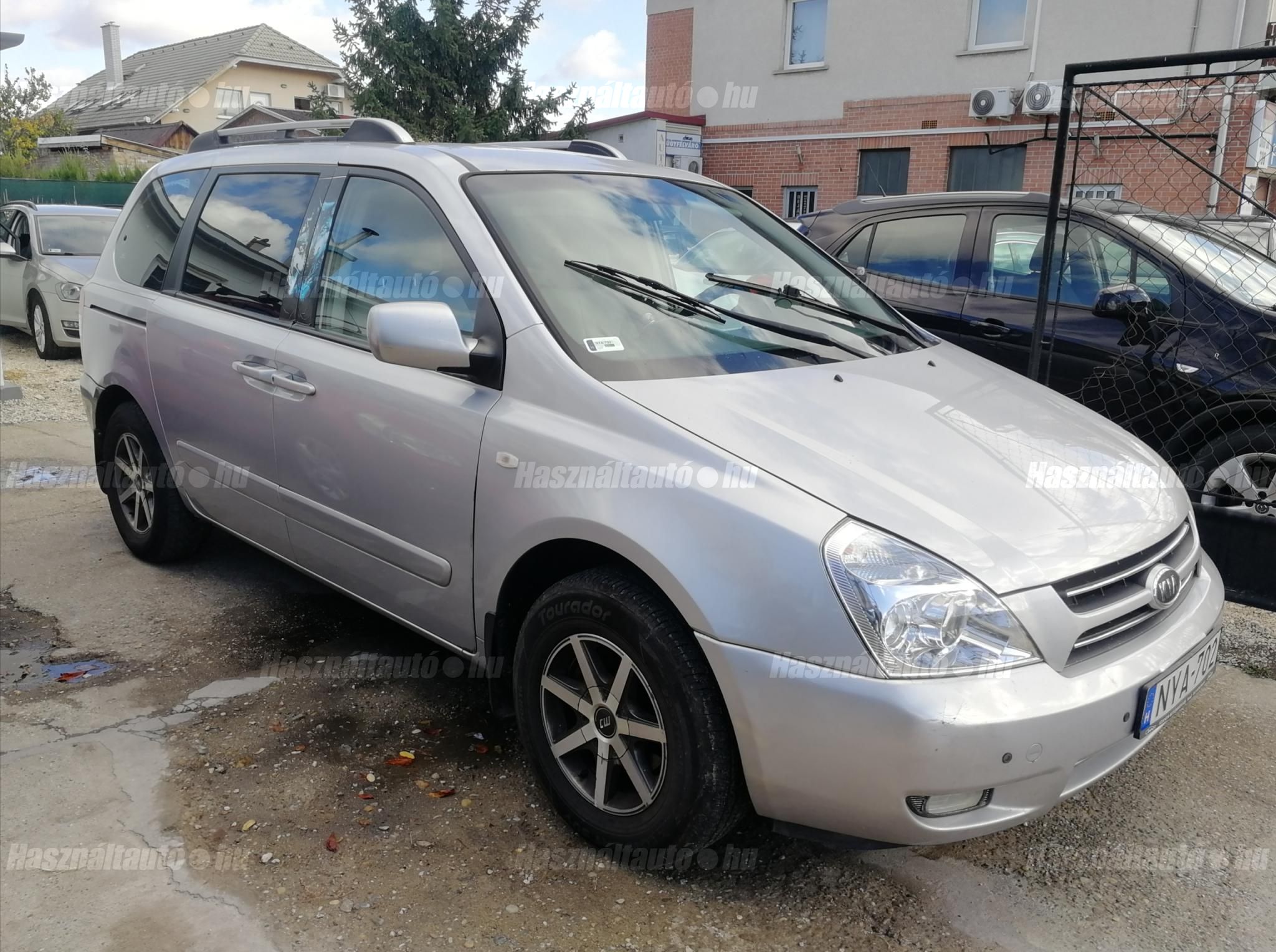 KIA CARNIVAL 2009 - 1