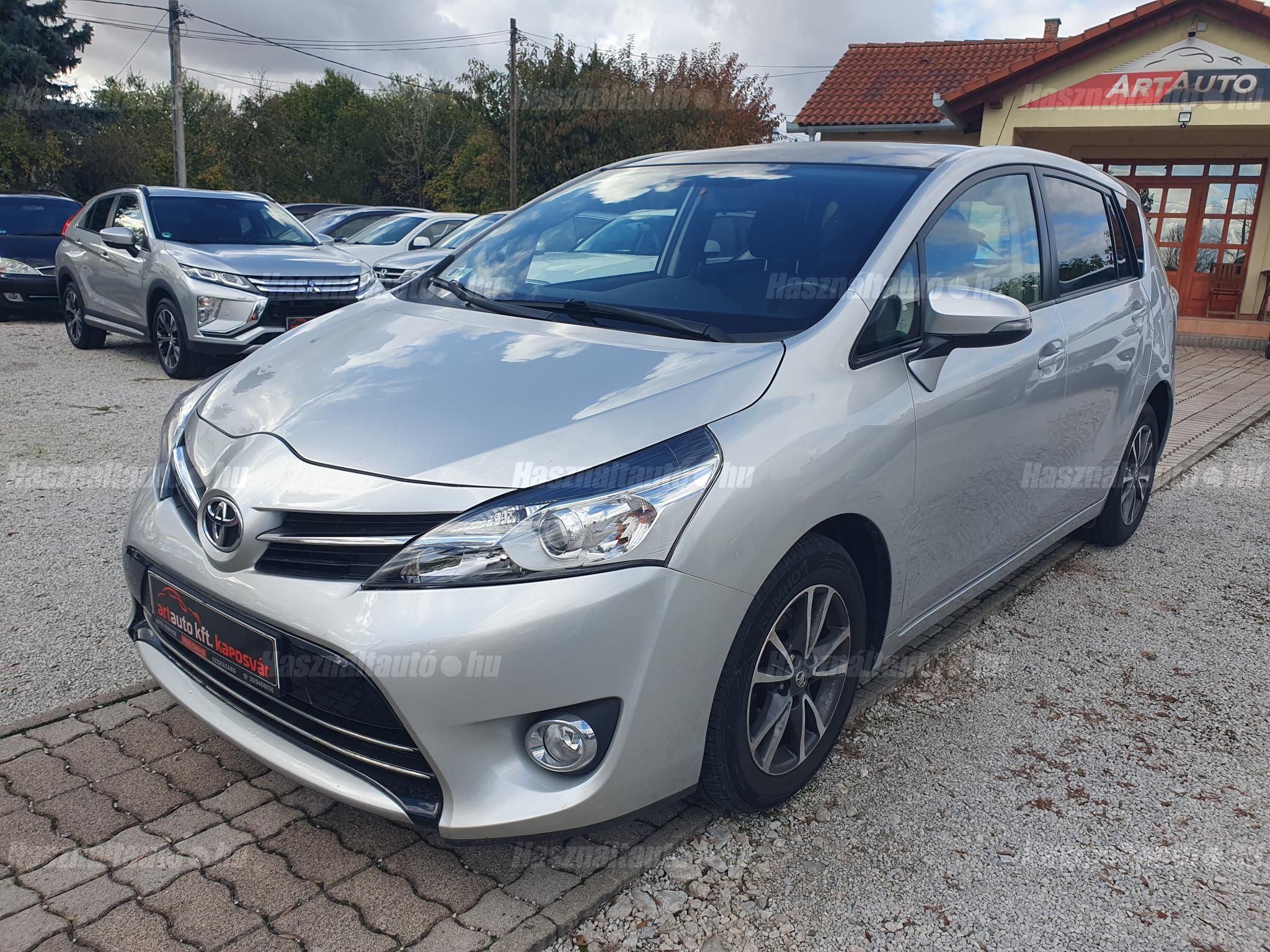 TOYOTA VERSO 2015/5 - 1