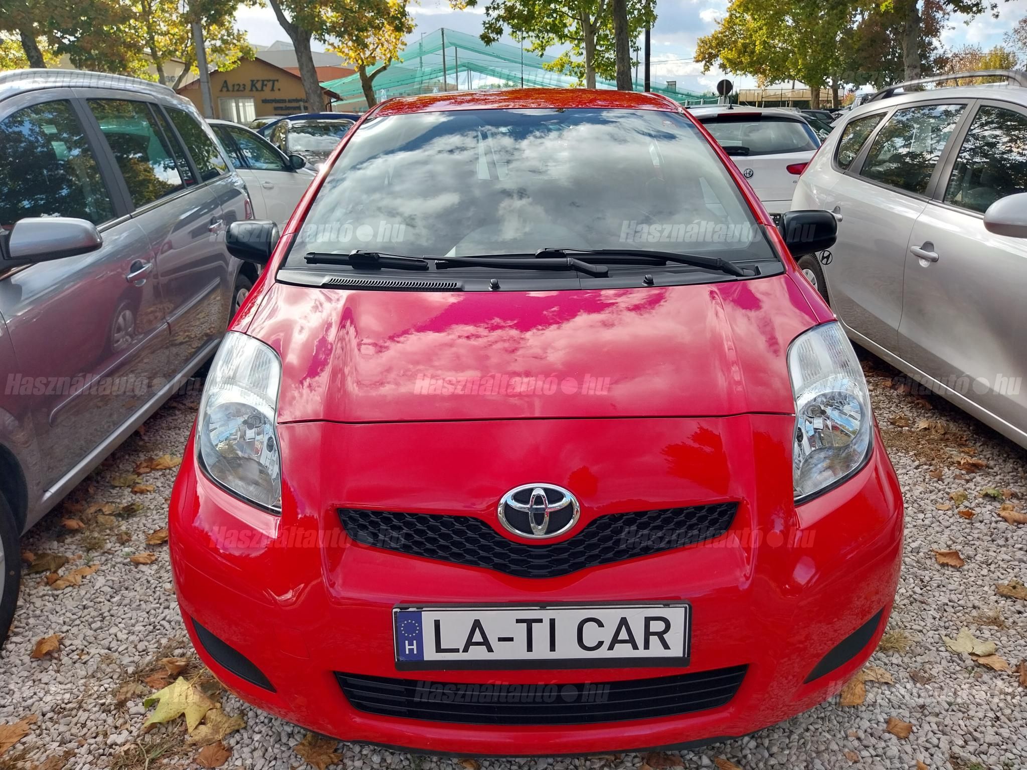 TOYOTA YARIS 2010/6 - 1