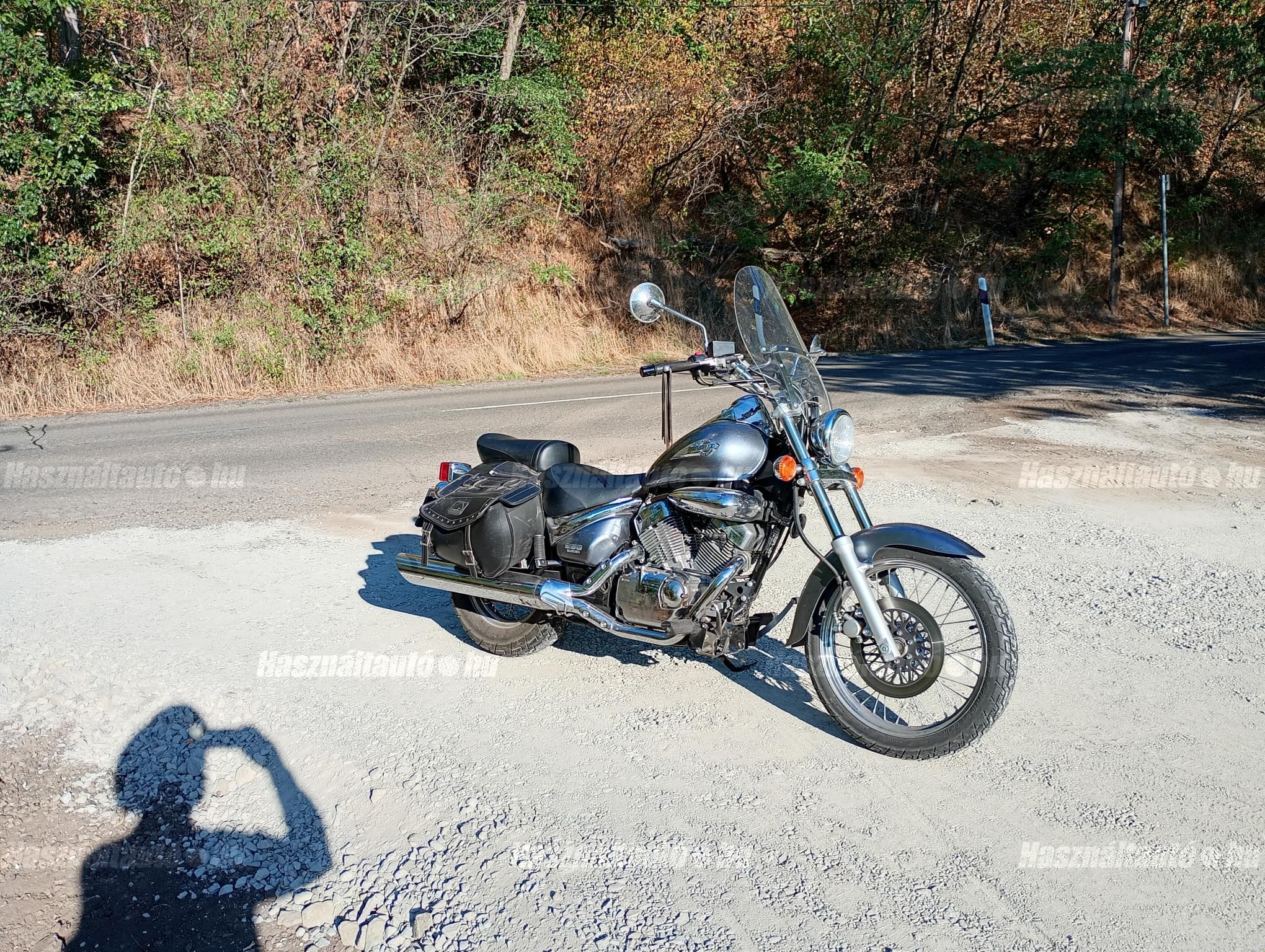 SUZUKI VL 250 (INTRUDER) 2007/8 - 1